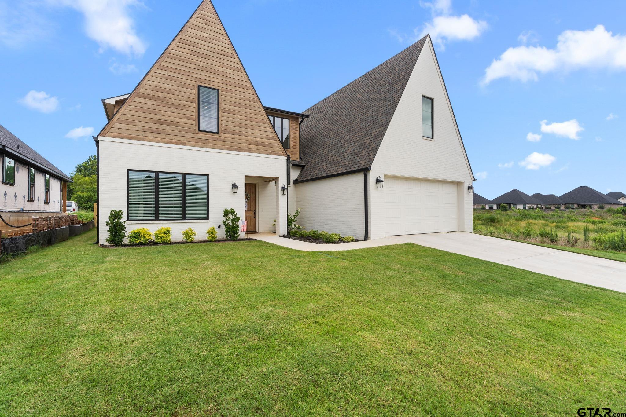 3143 Club Dr