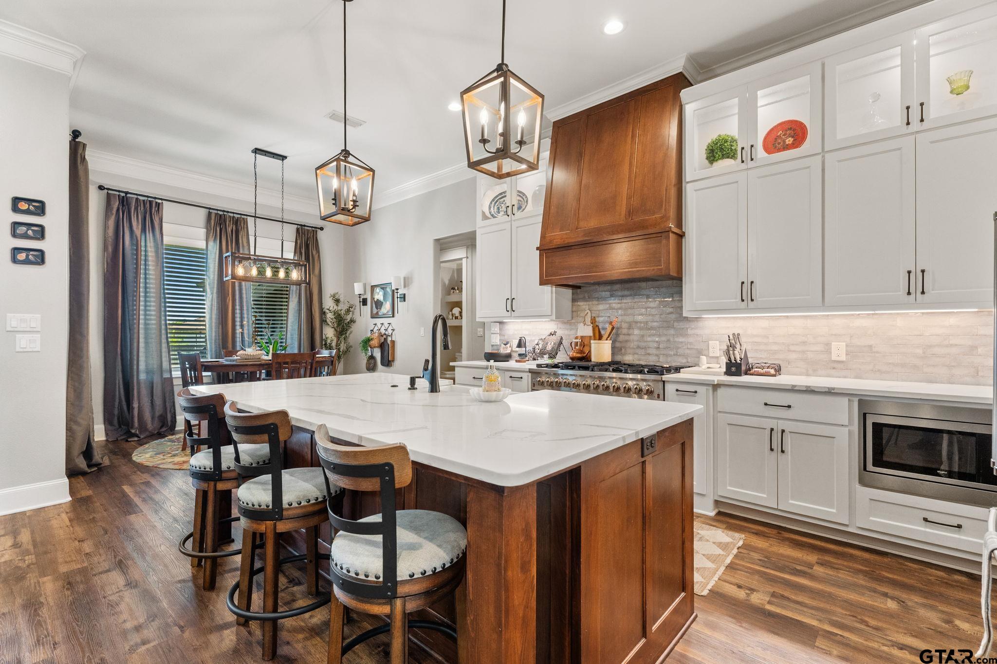 211 Bush Buck Way