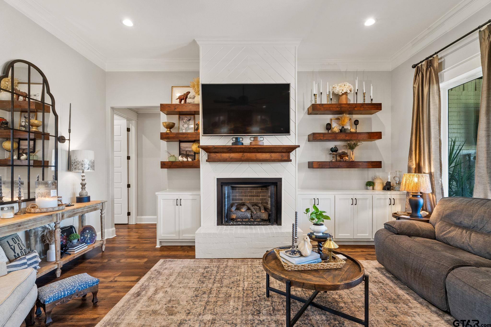 211 Bush Buck Way