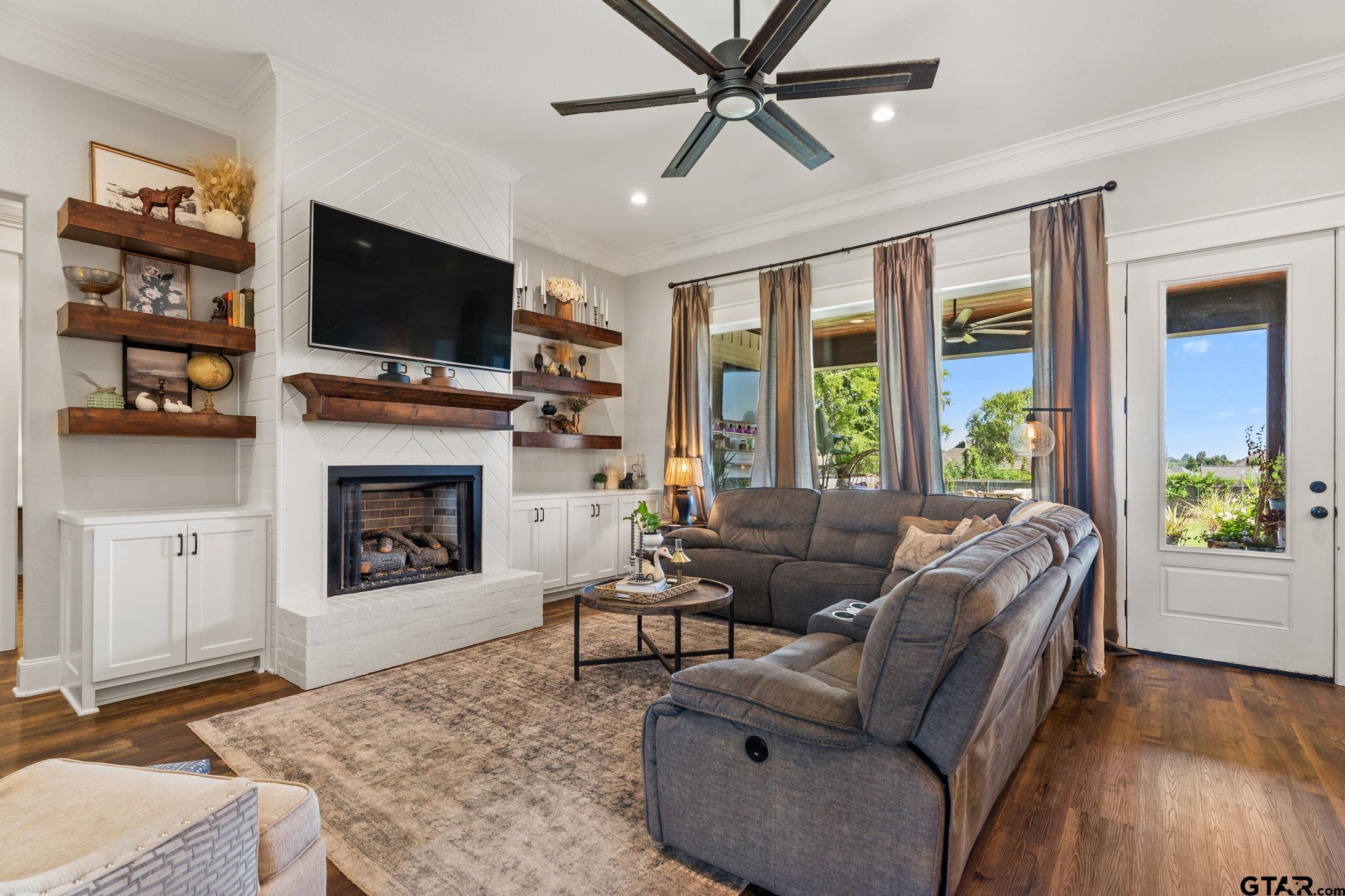 211 Bush Buck Way