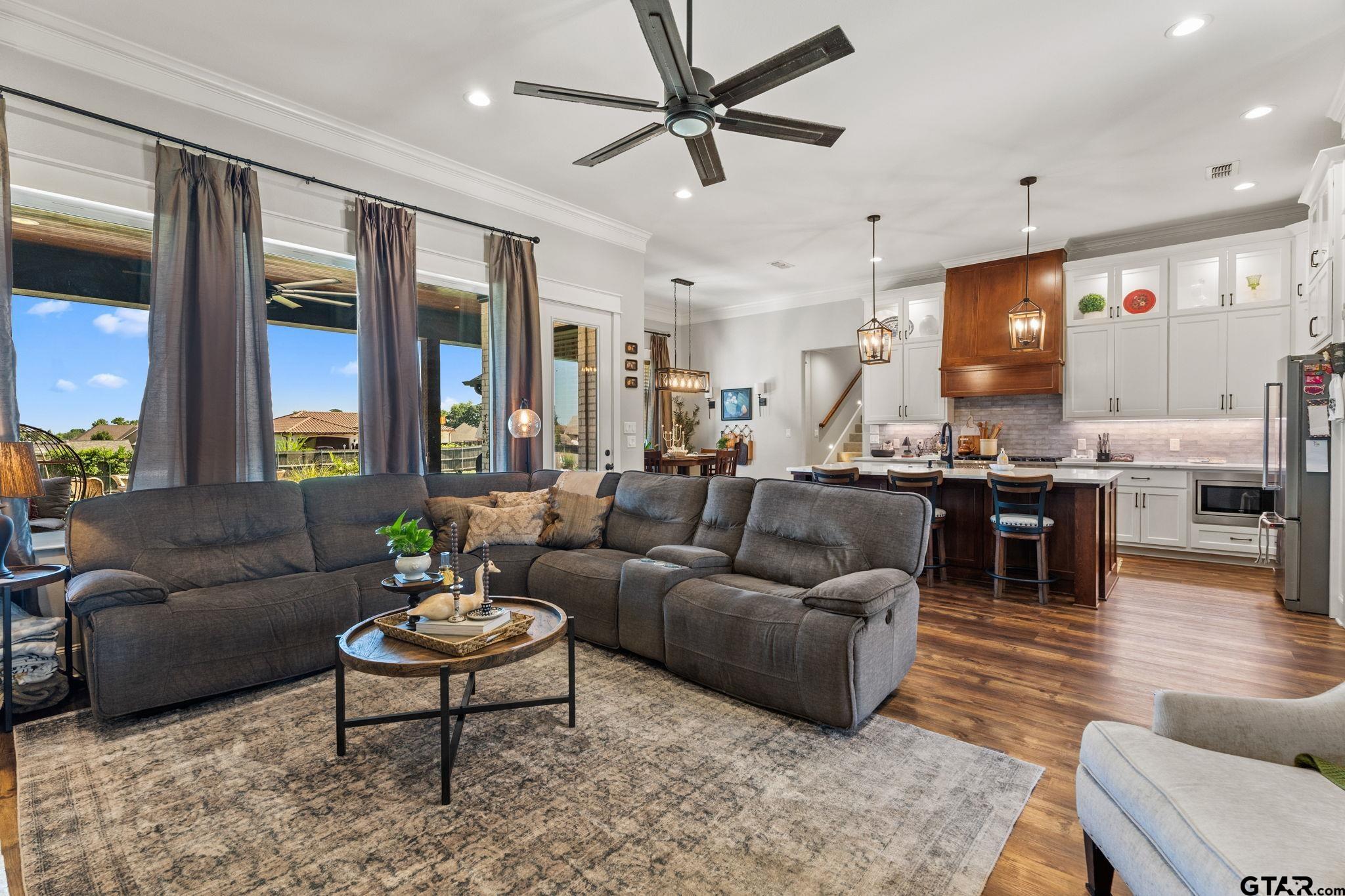 211 Bush Buck Way