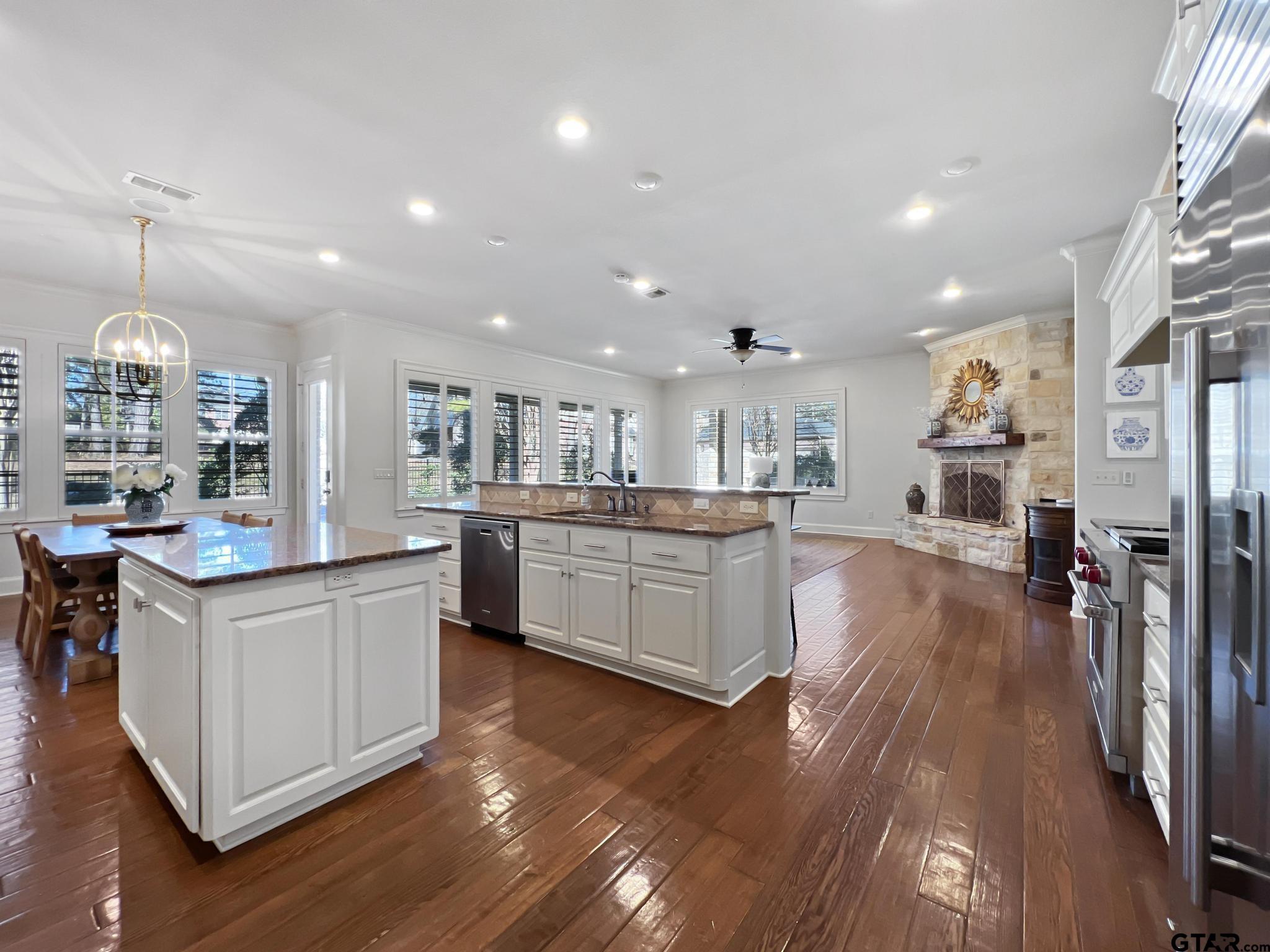 7010 Cherryhill Dr