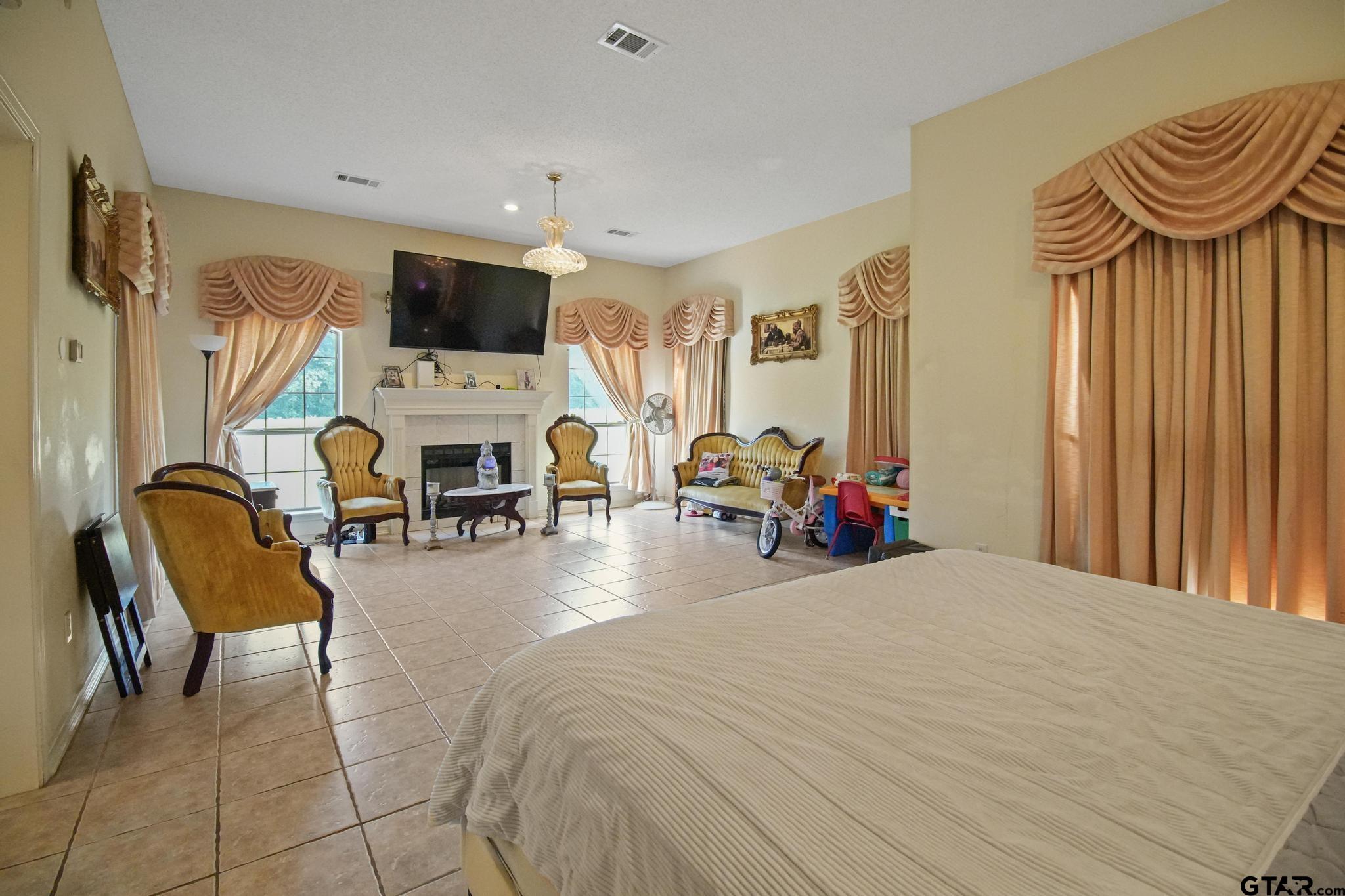 18186 County Road 2195
