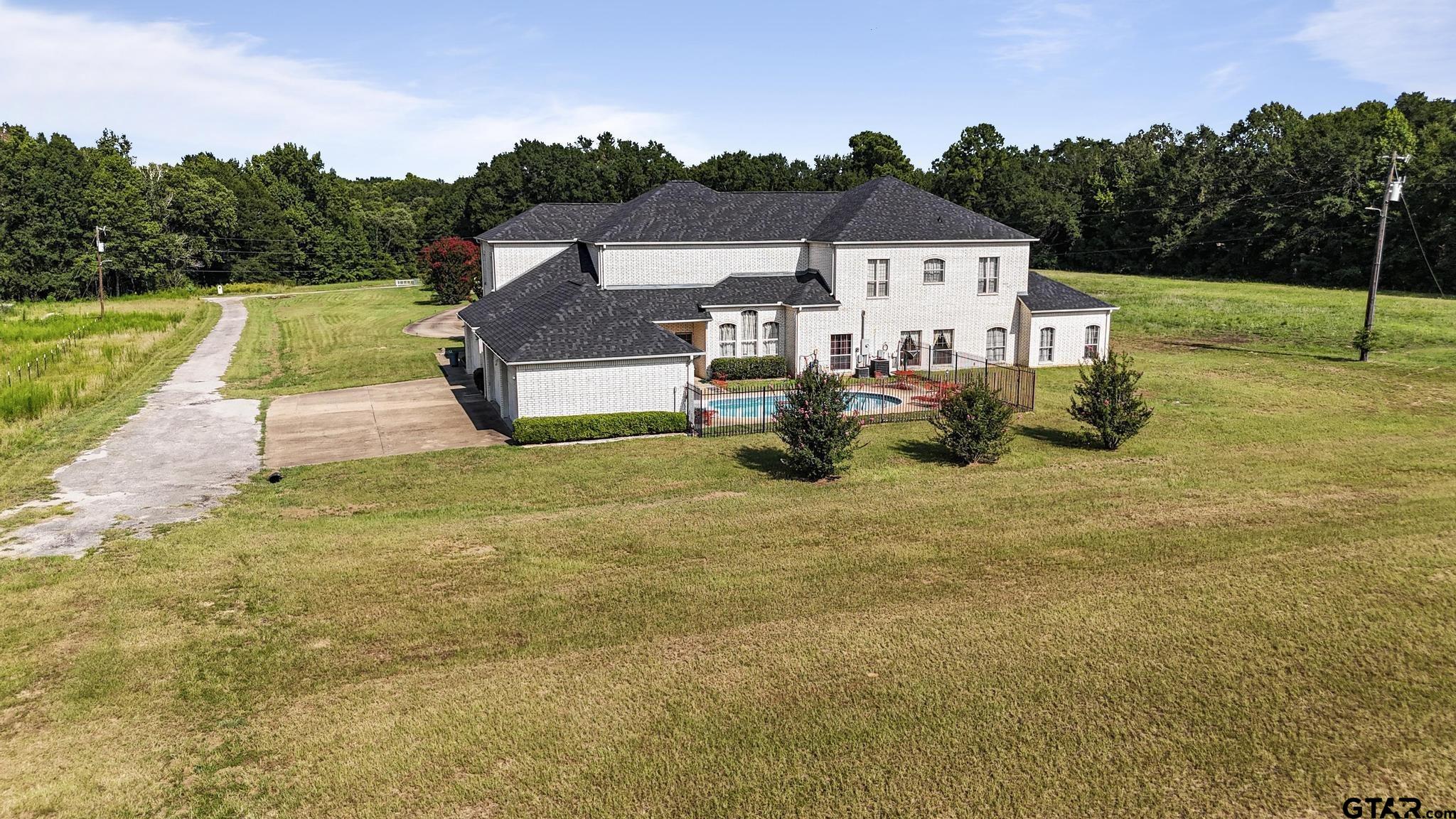 18186 County Road 2195