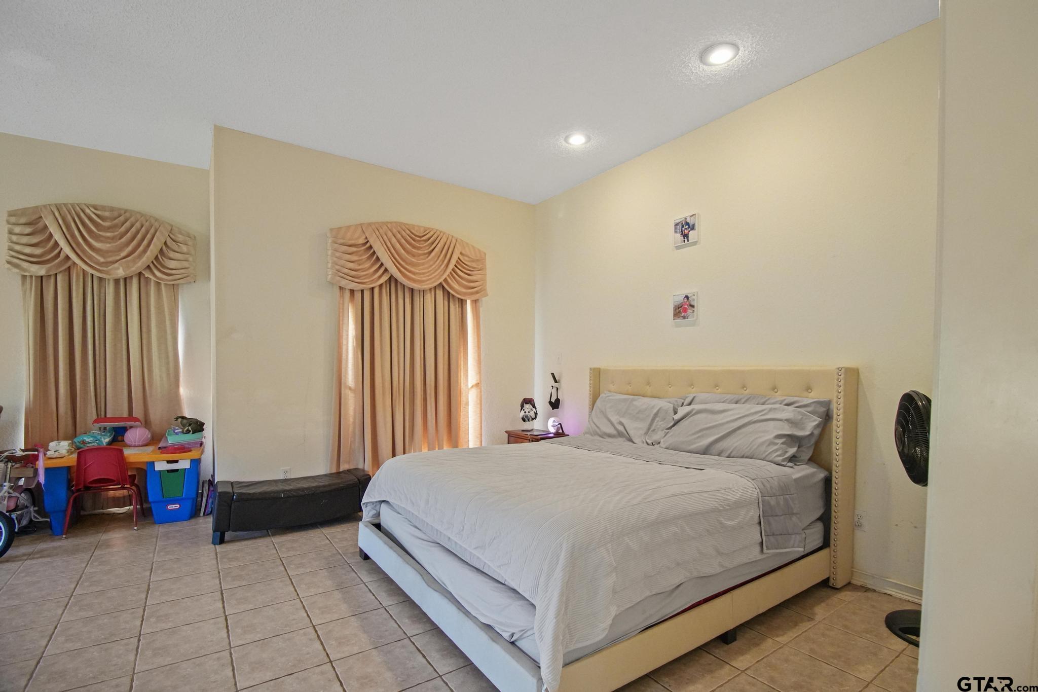 18186 County Road 2195