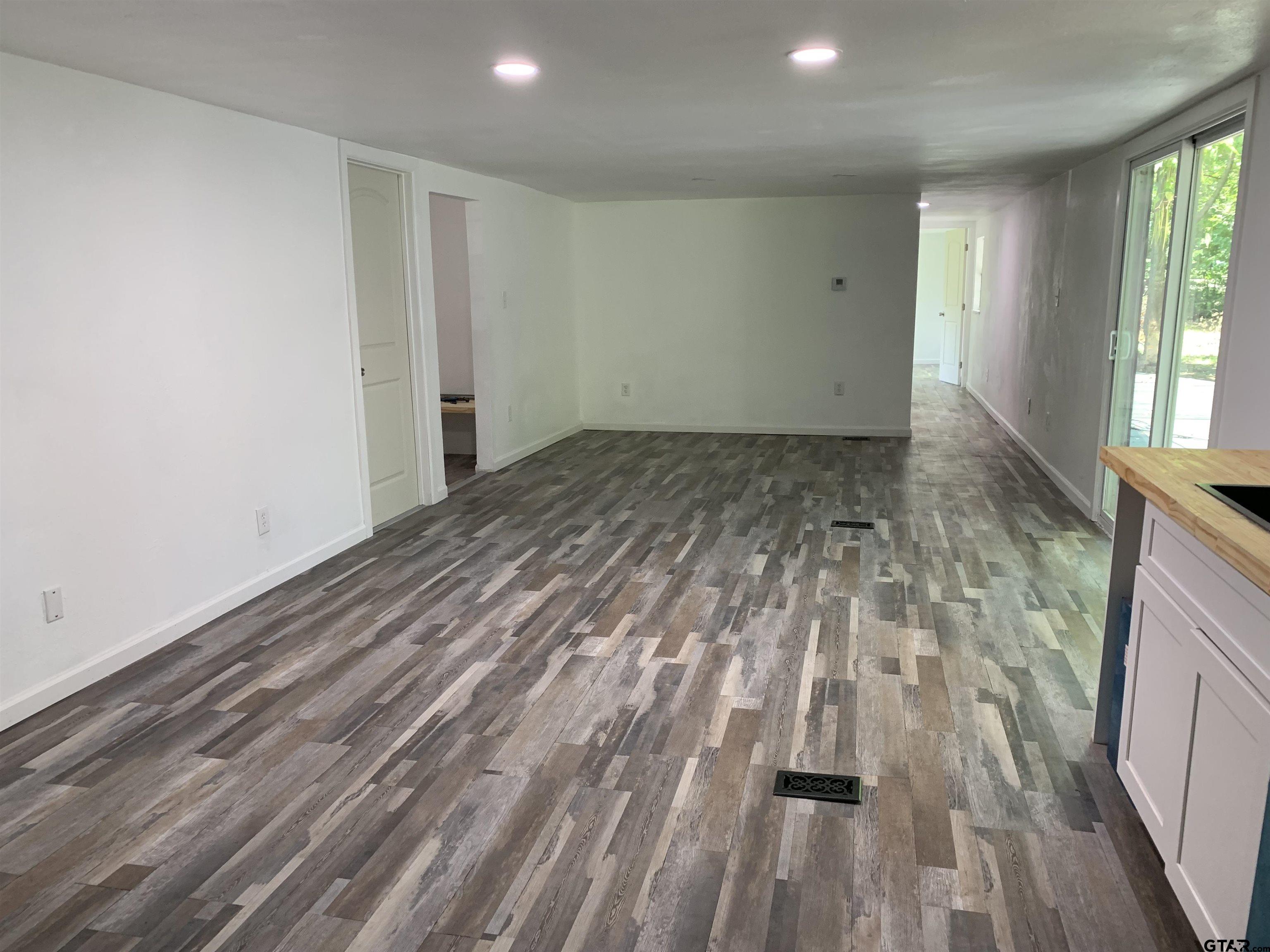 20703 Sundial Dr