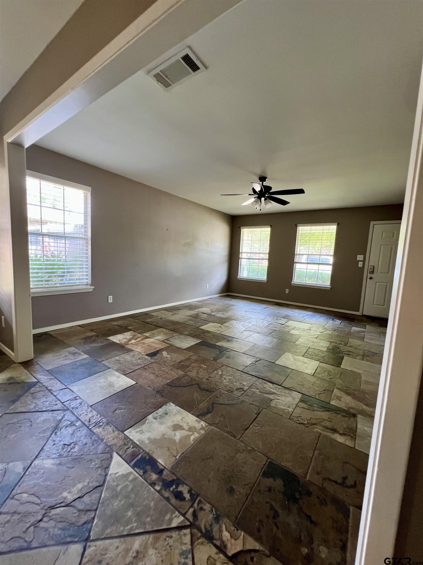 1124 Woodlands Park Dr.