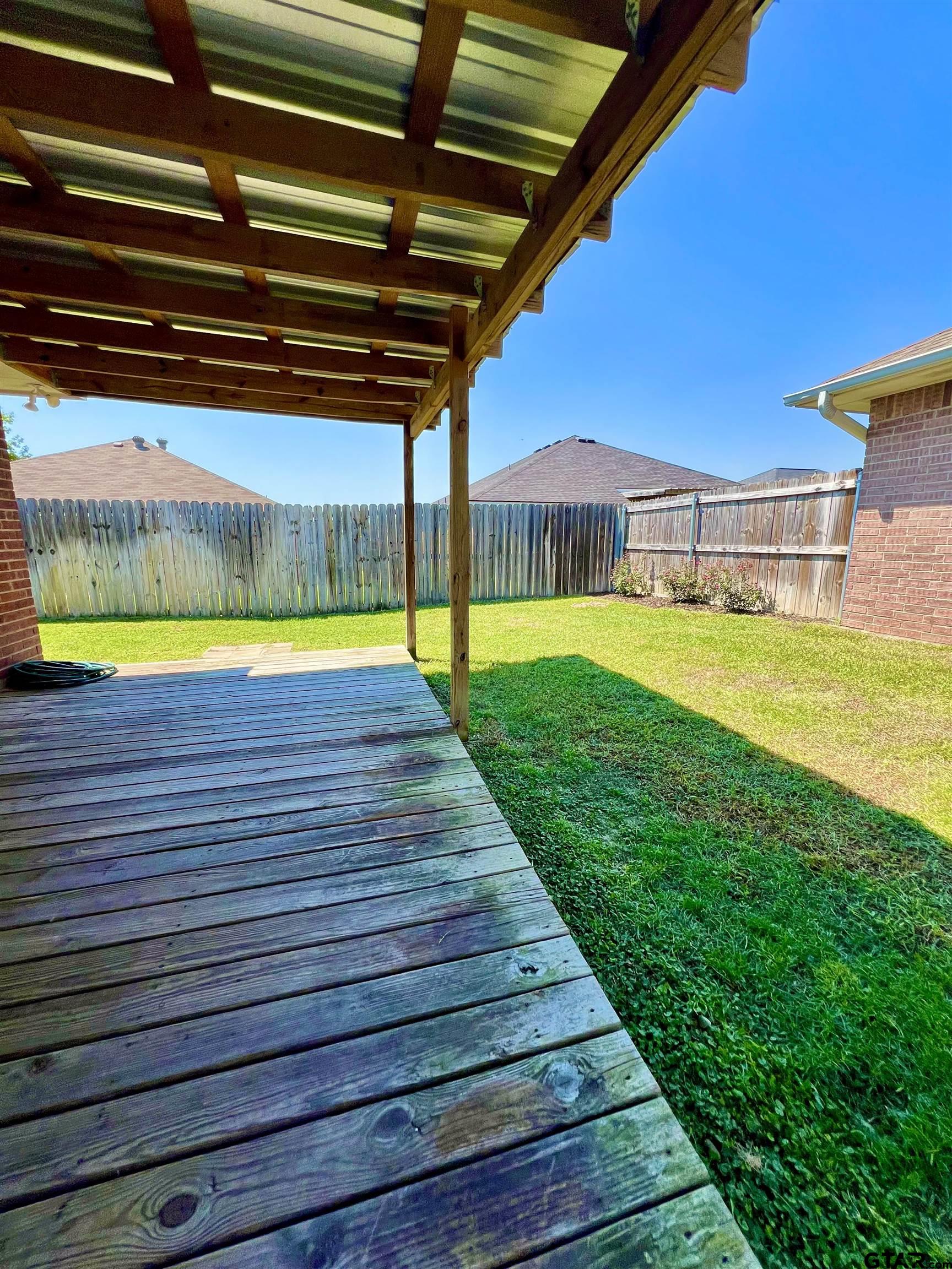 1124 Woodlands Park Dr.