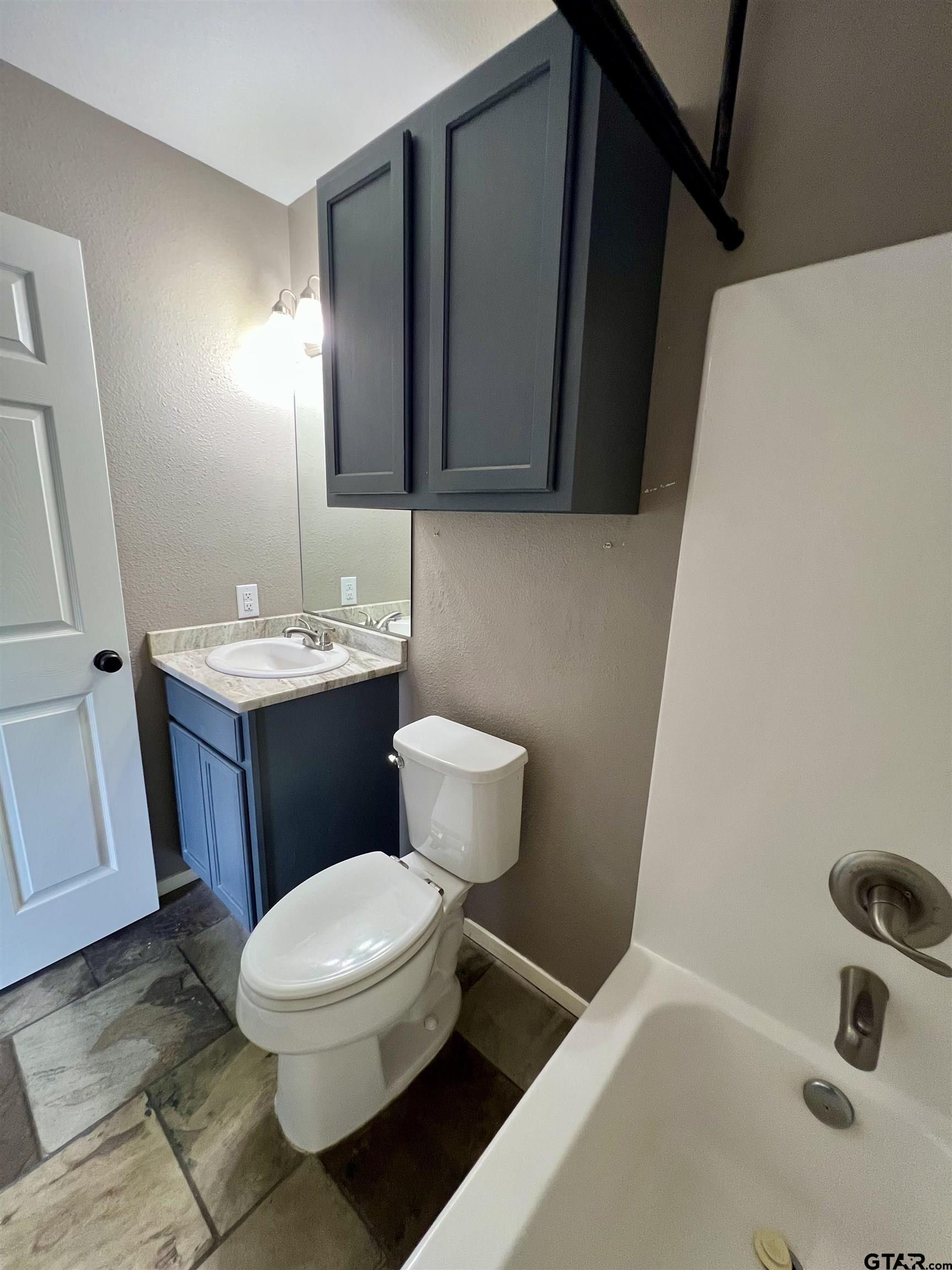 1124 Woodlands Park Dr.