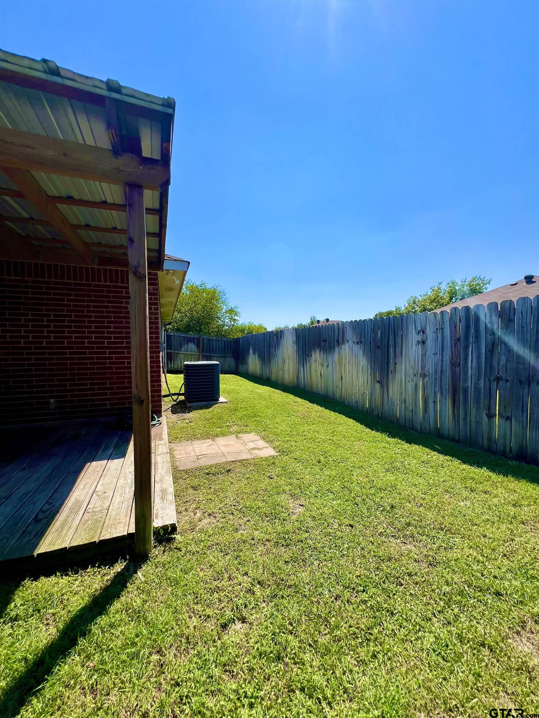 1124 Woodlands Park Dr.