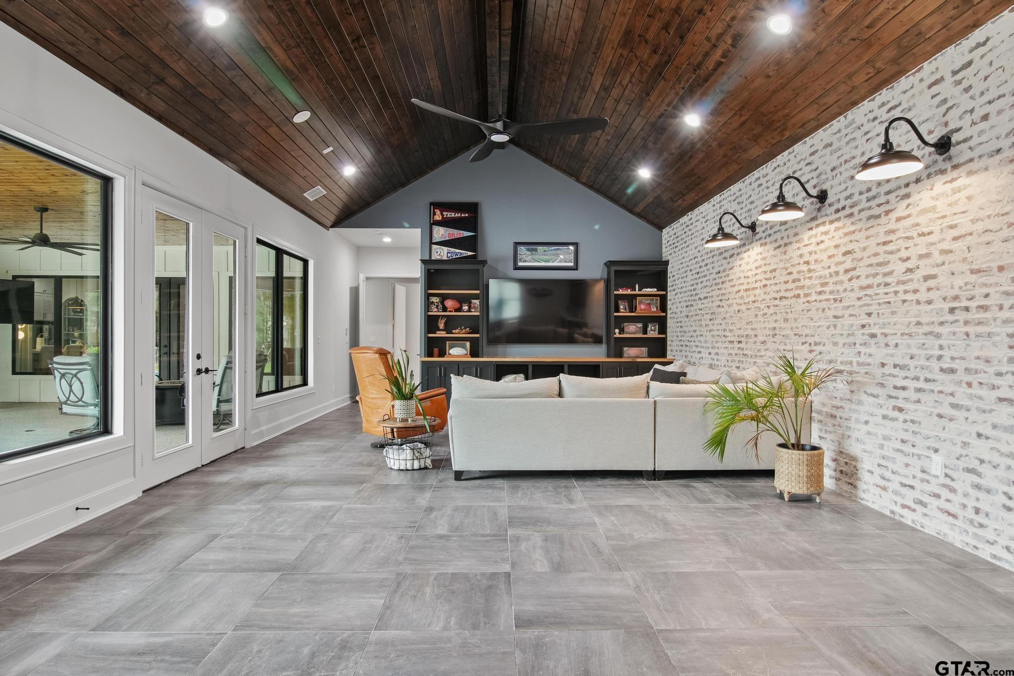 1533 Stafford Drive