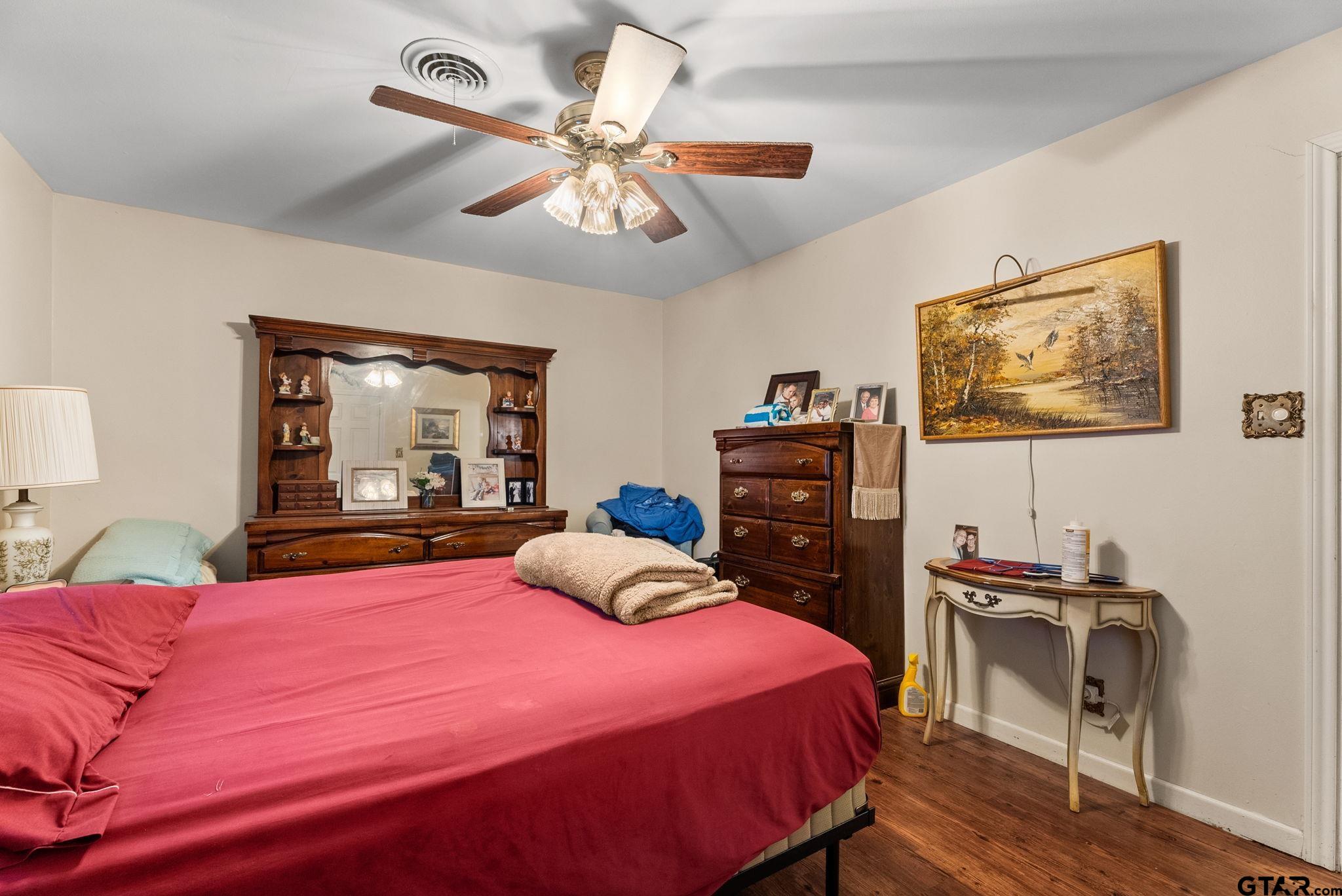 203 Pecan St