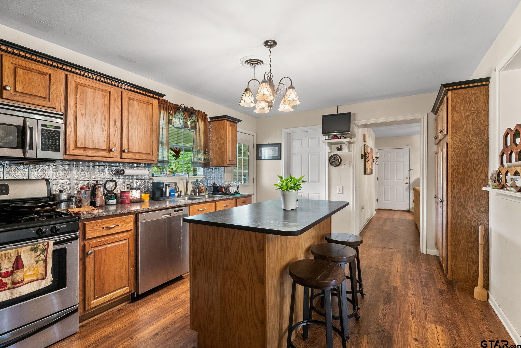 203 Pecan St
