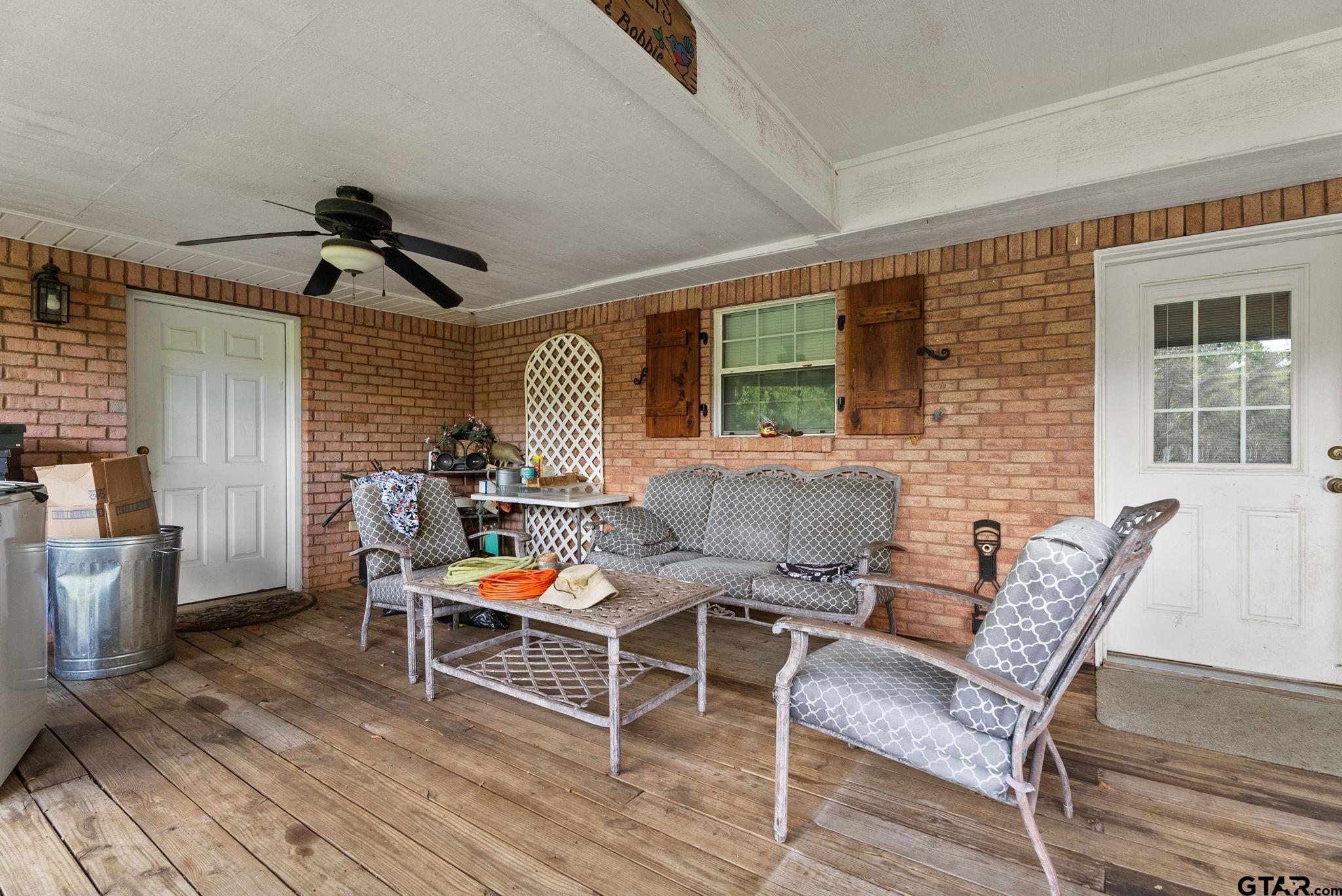 203 Pecan St