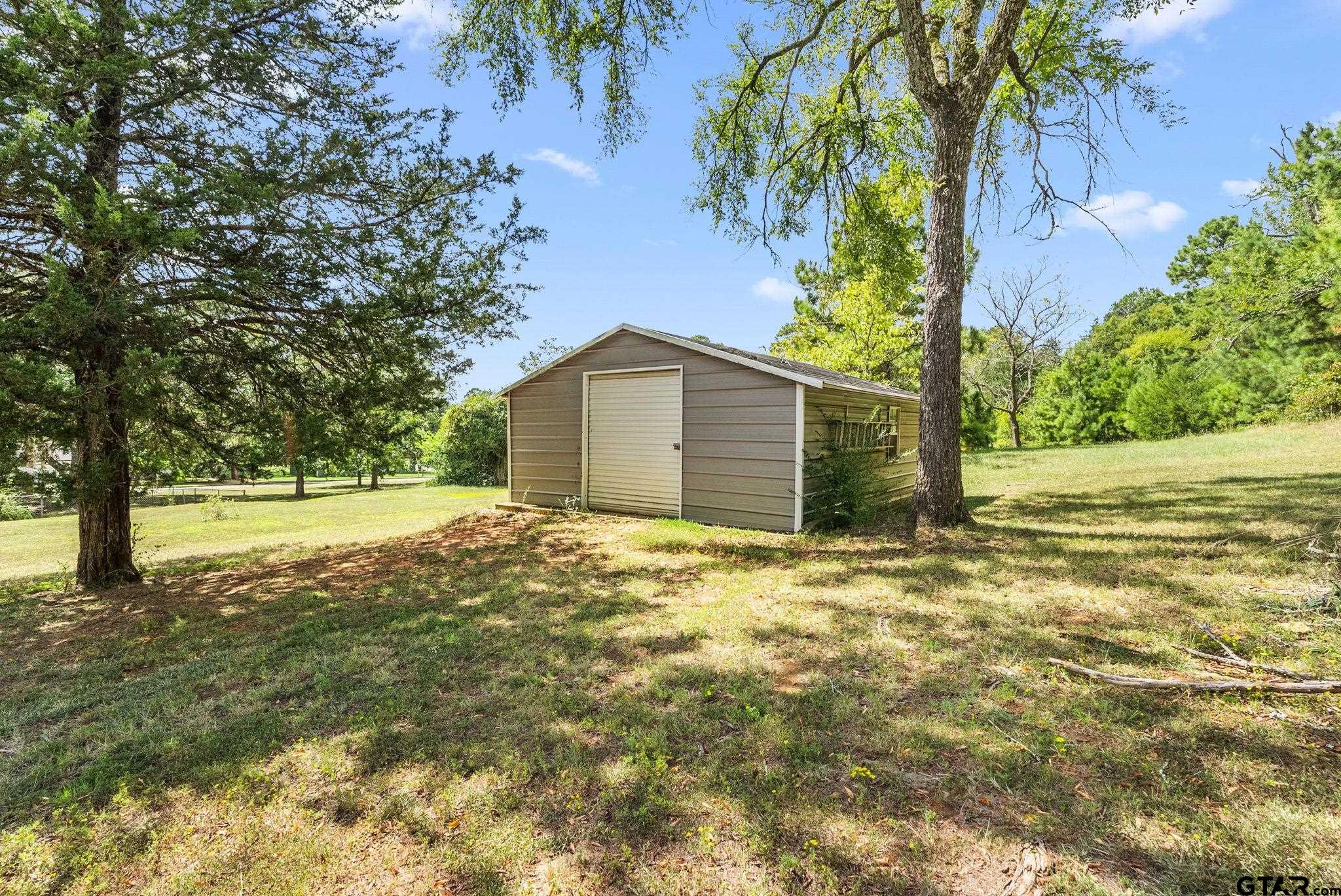 203 Pecan St
