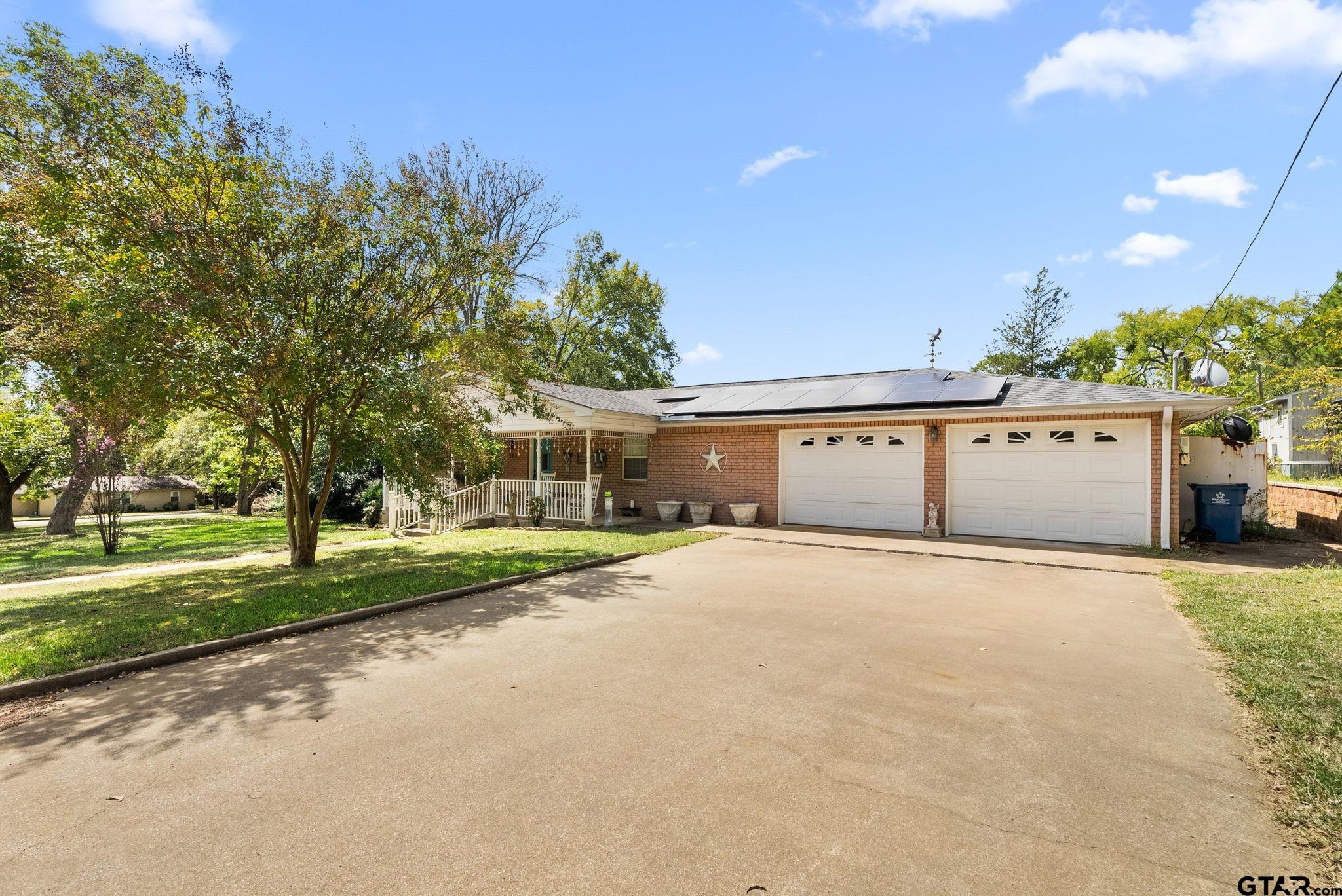 203 Pecan St