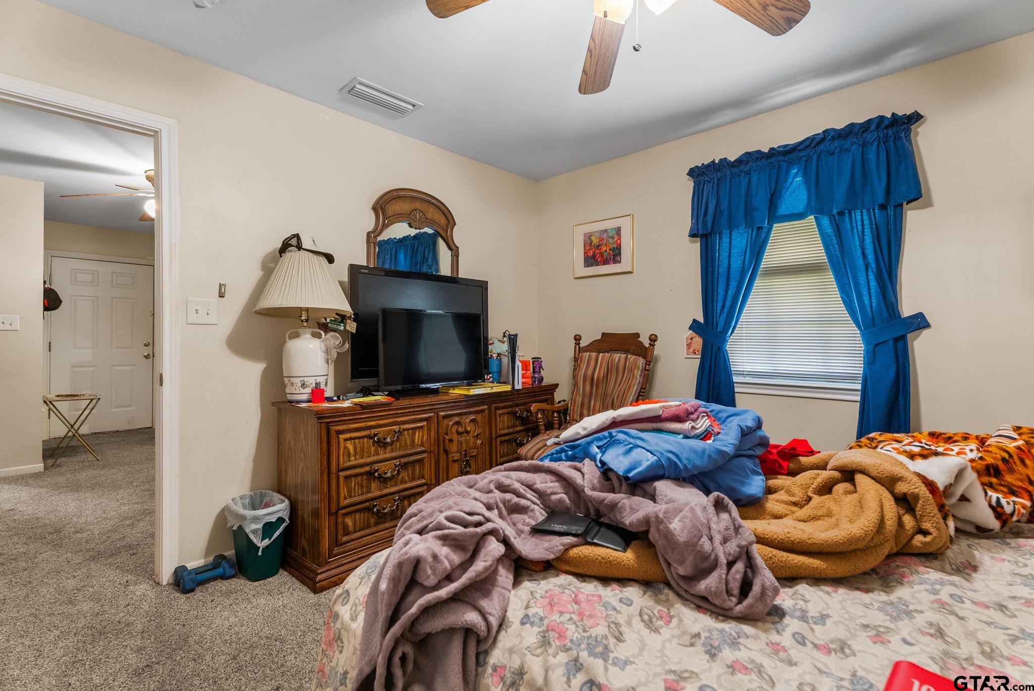 203 Pecan St