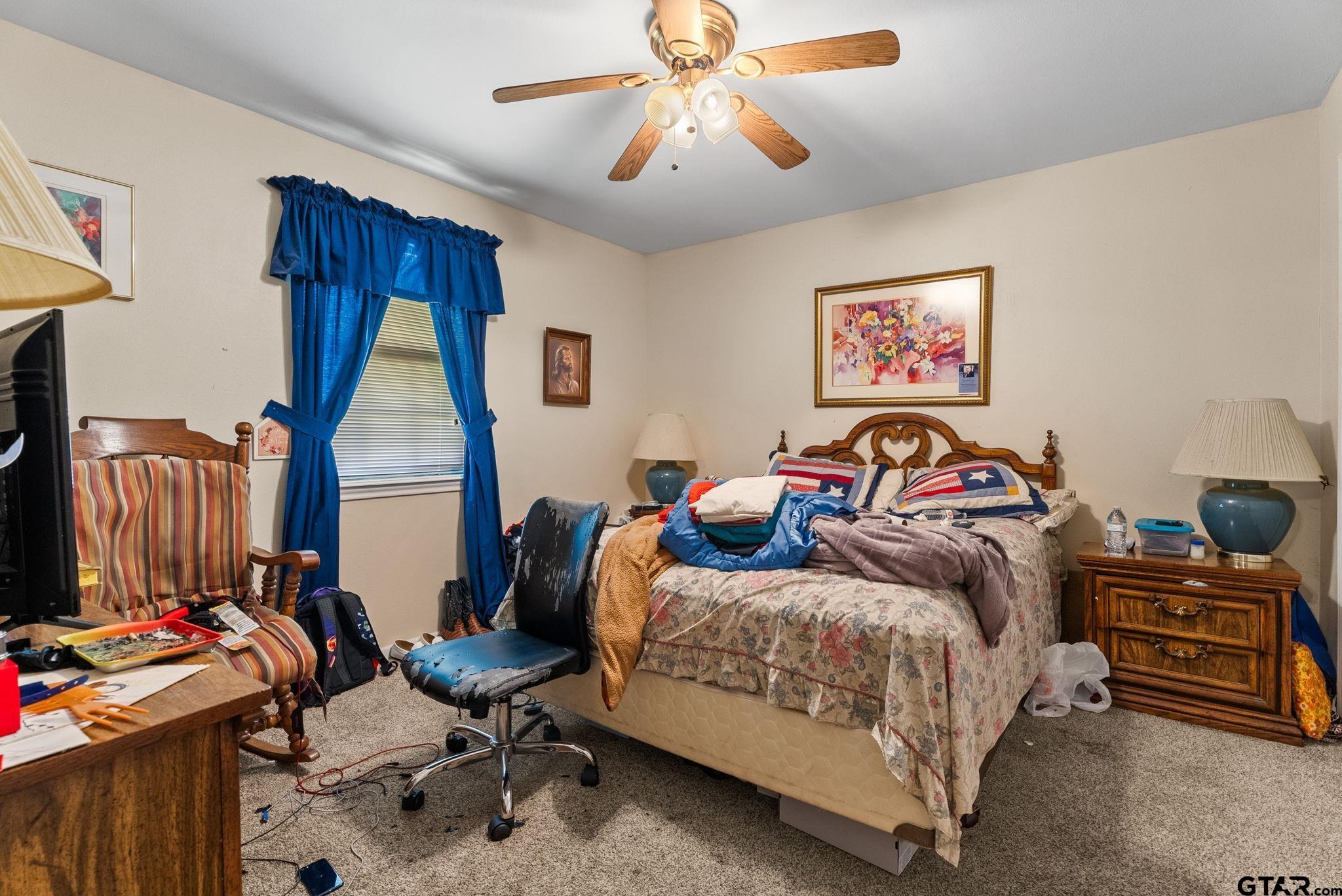 203 Pecan St