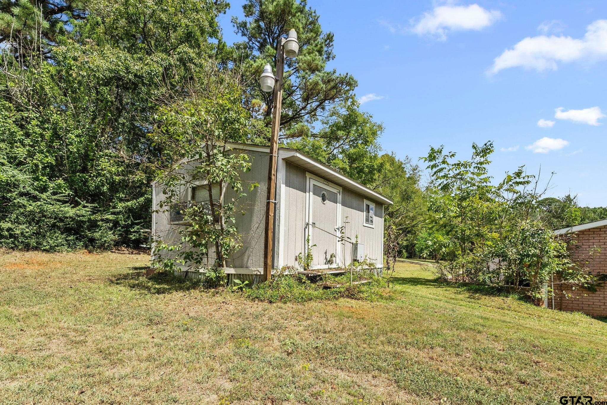203 Pecan St