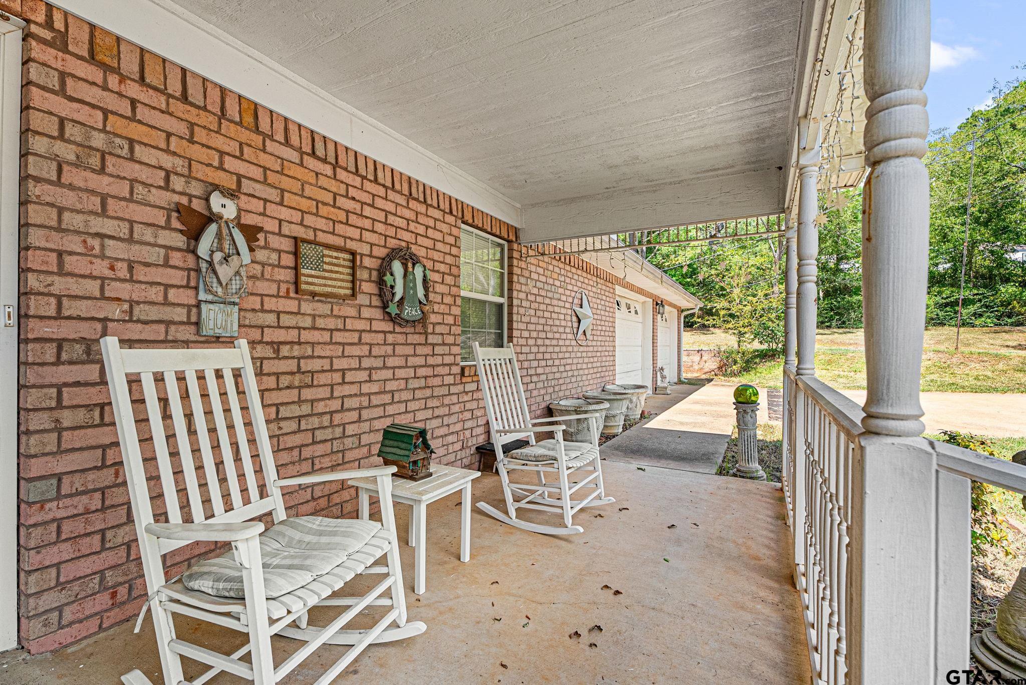 203 Pecan St