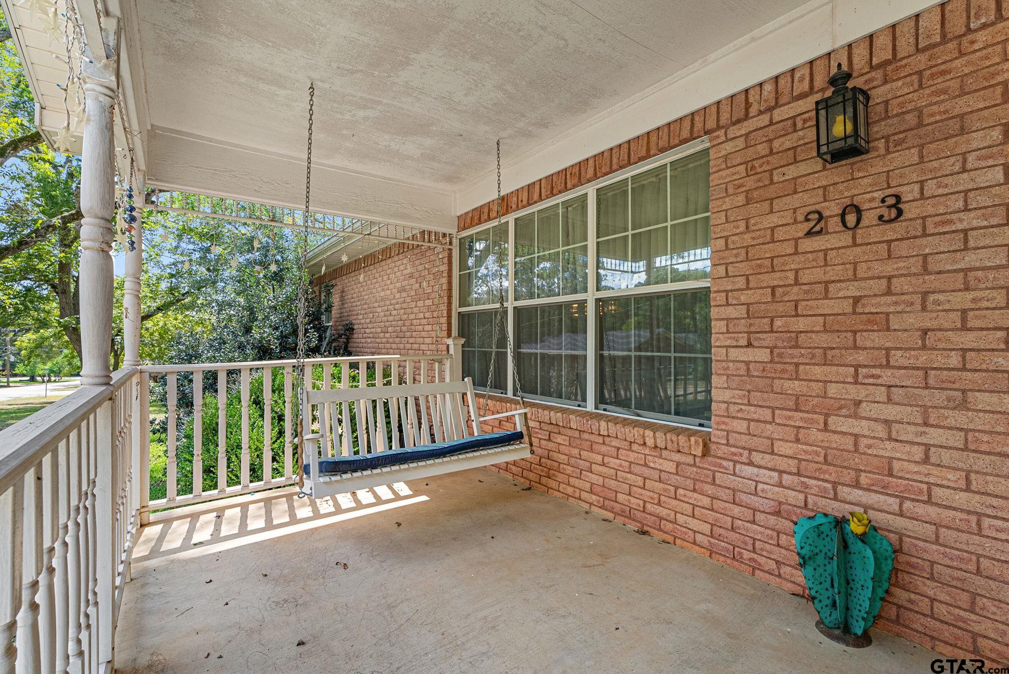 203 Pecan St