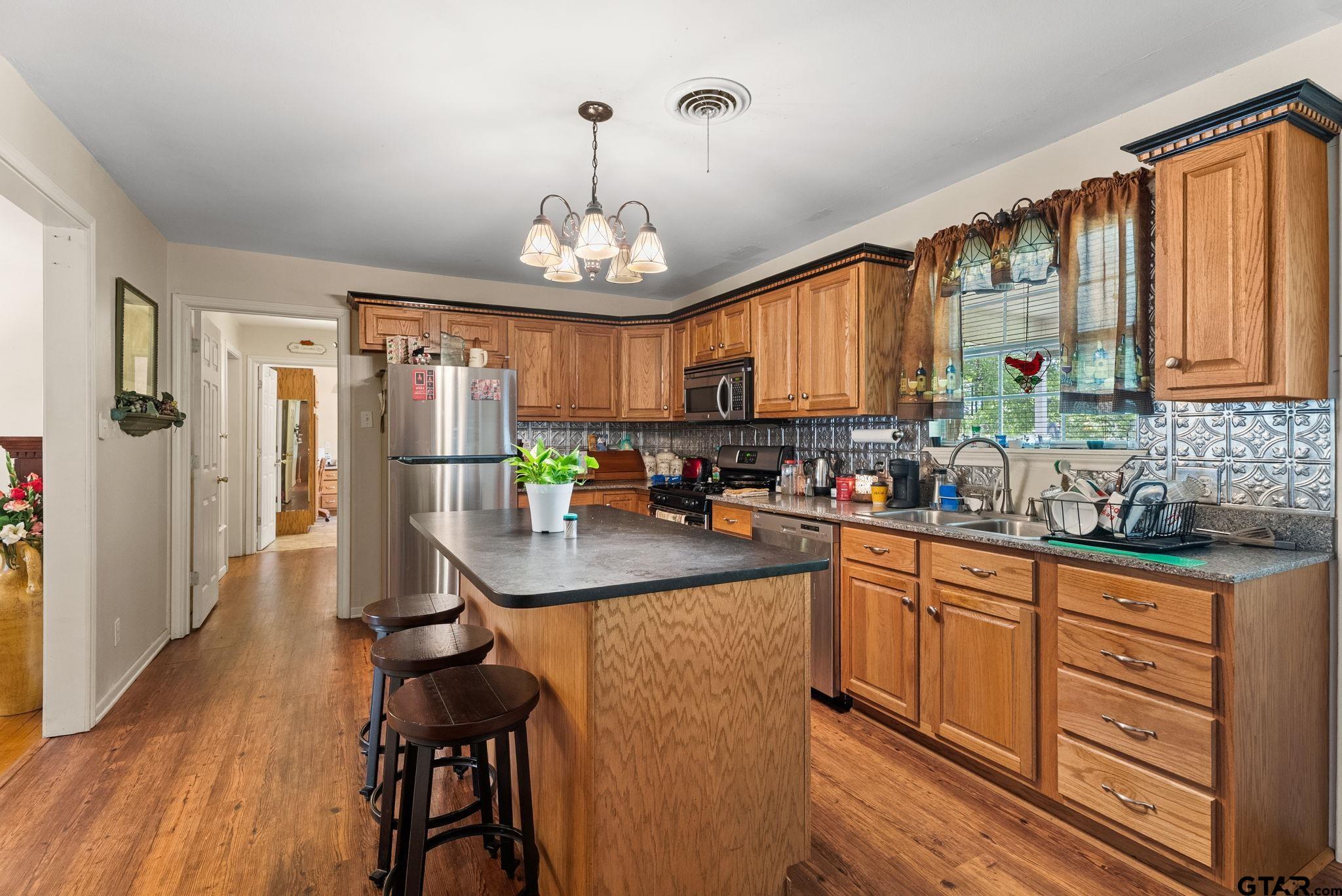 203 Pecan St