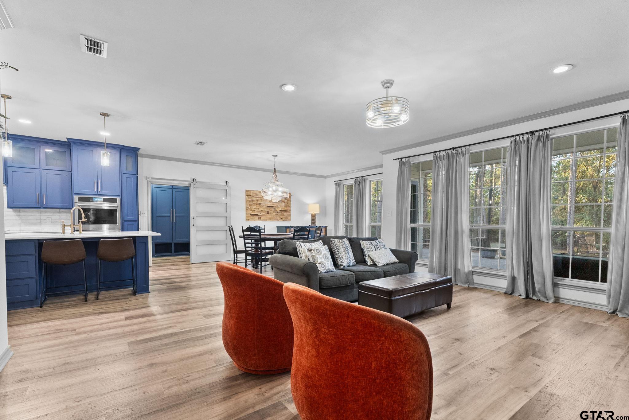 18406 Clear Lake