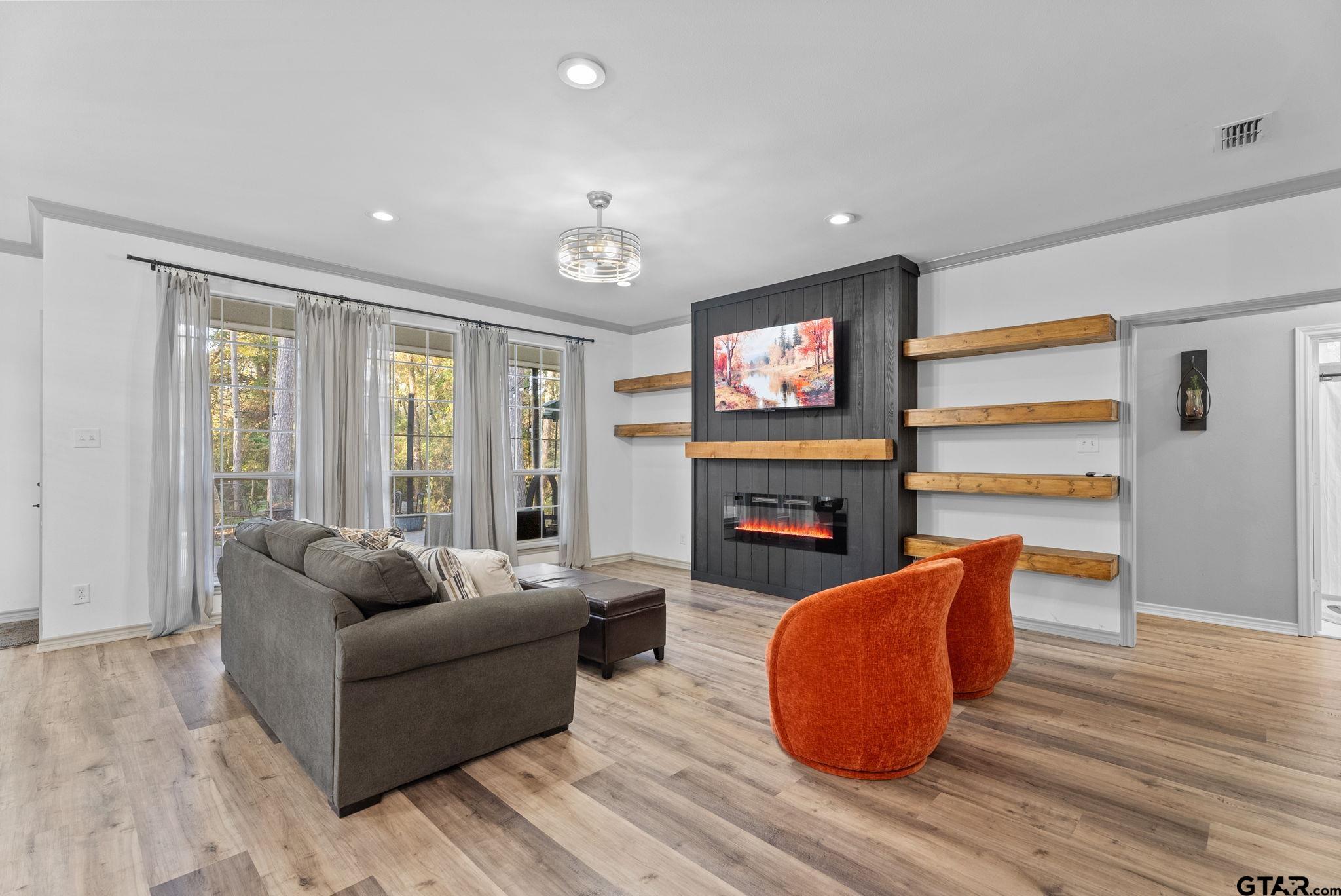 18406 Clear Lake