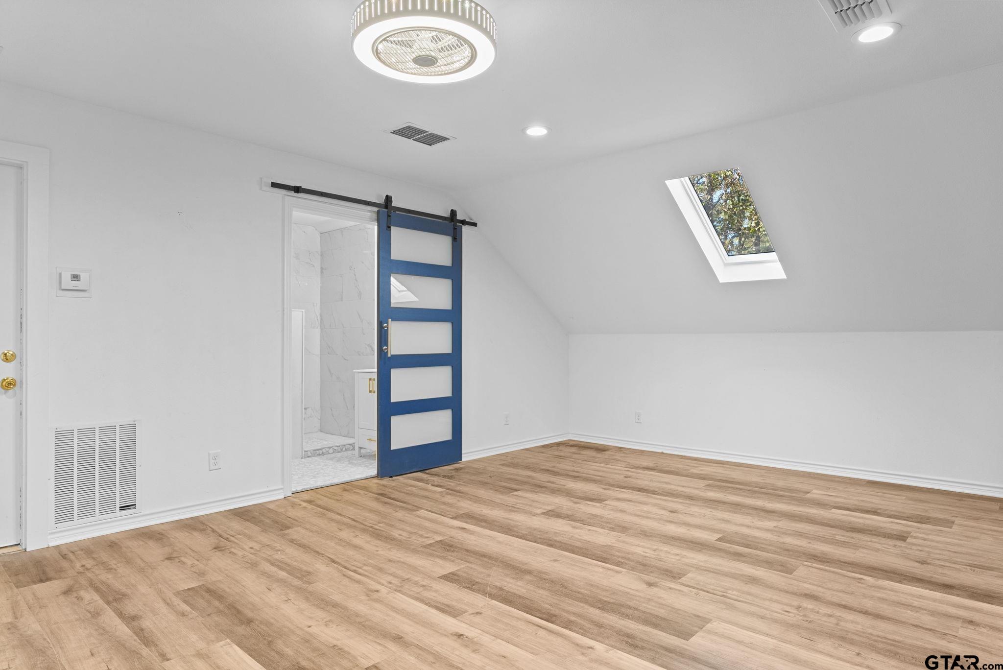 18406 Clear Lake