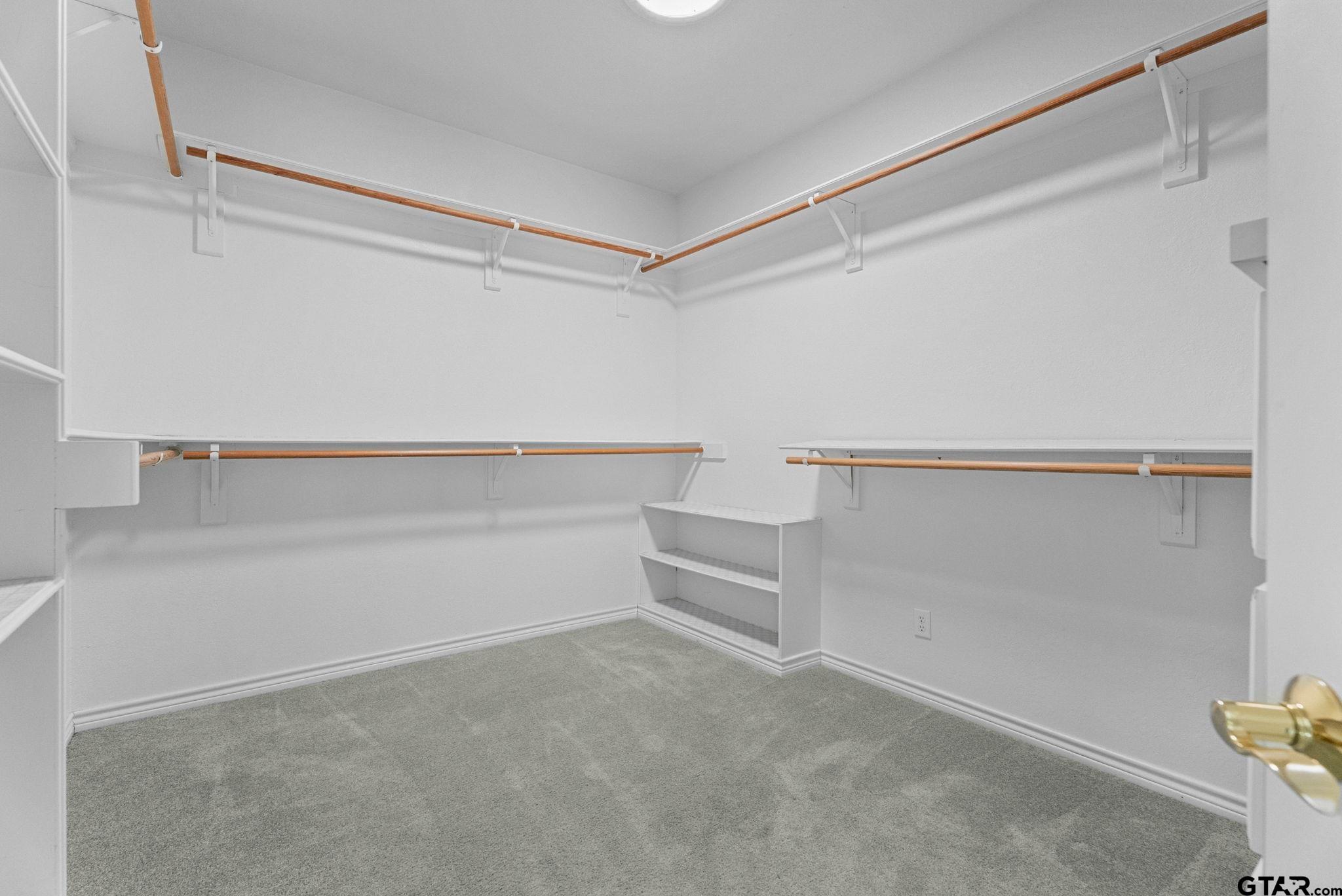 12900 Winding Oak