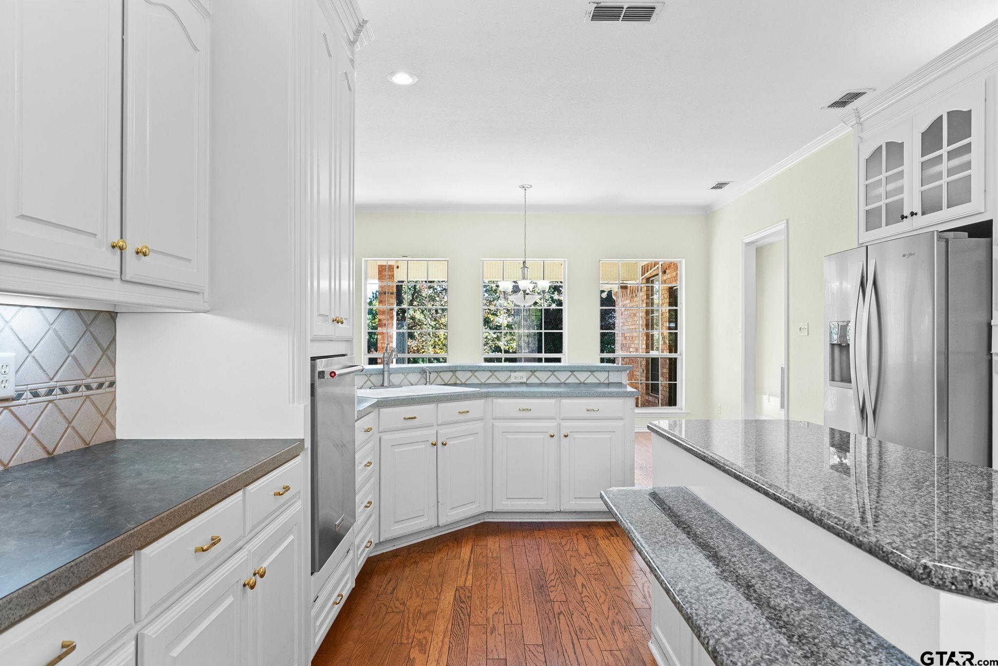 12900 Winding Oak