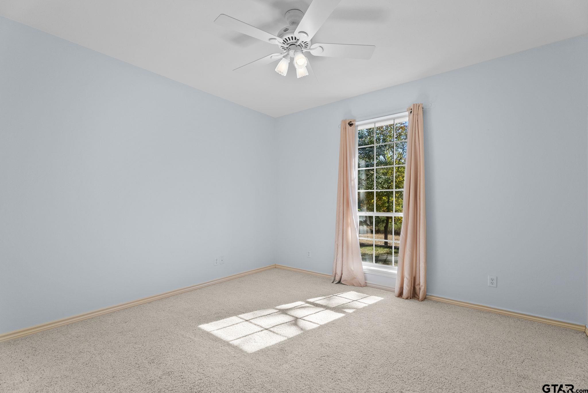 12900 Winding Oak