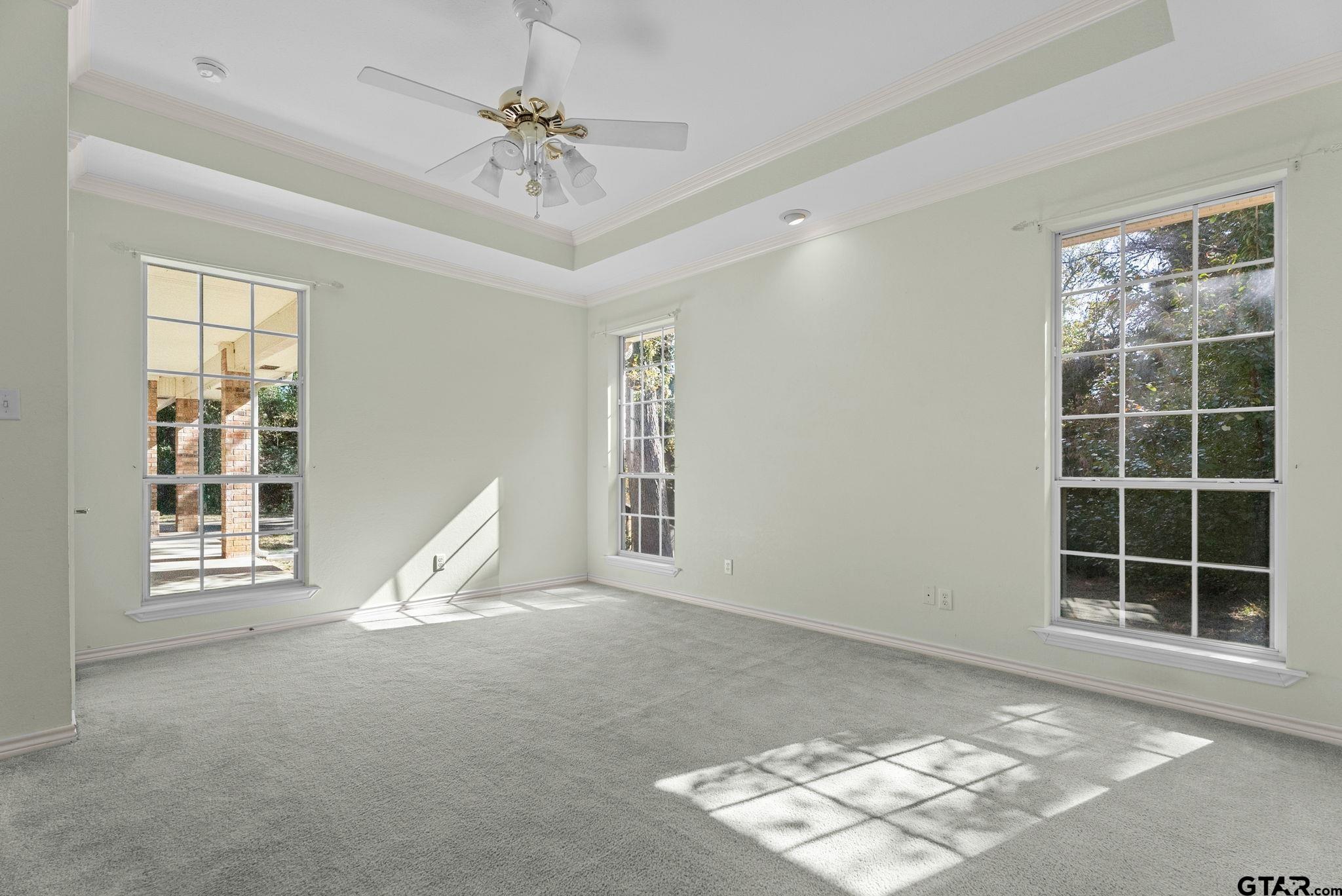 12900 Winding Oak