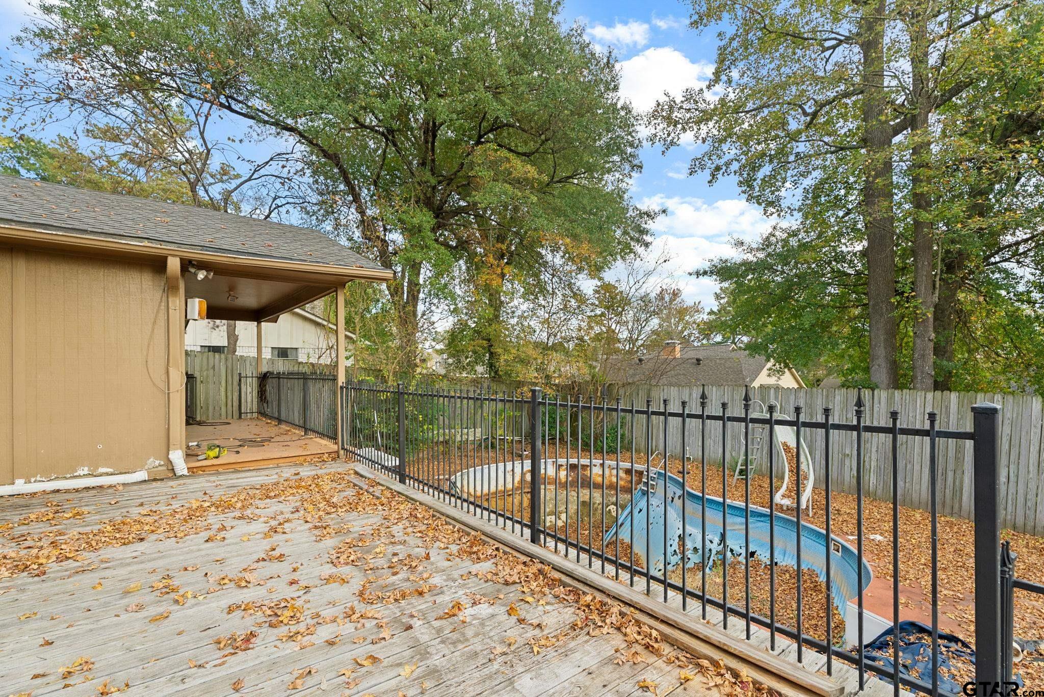 1811 Picadilly Place