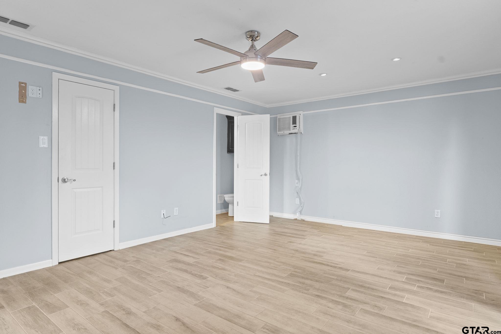 1811 Picadilly Place