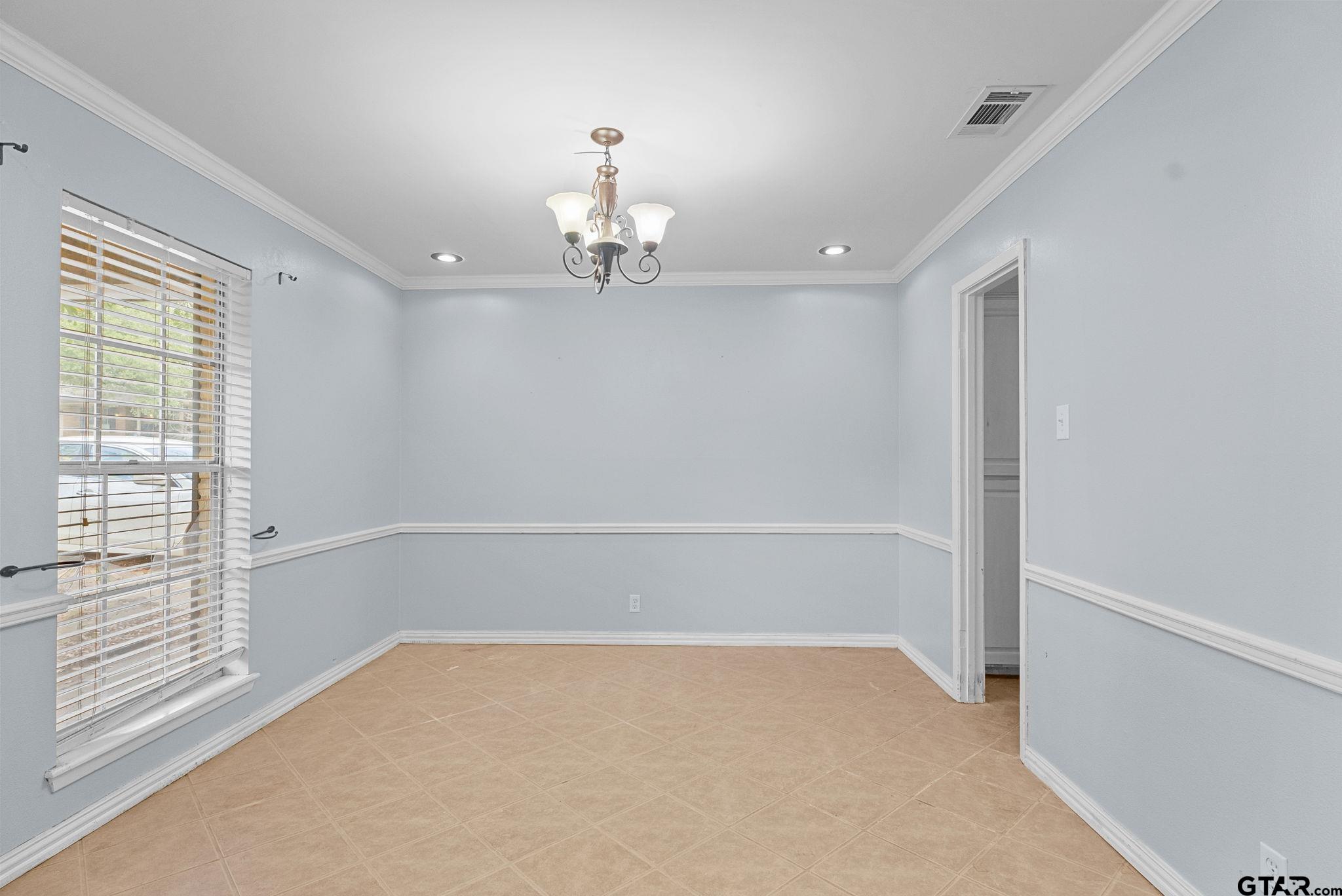 1811 Picadilly Place