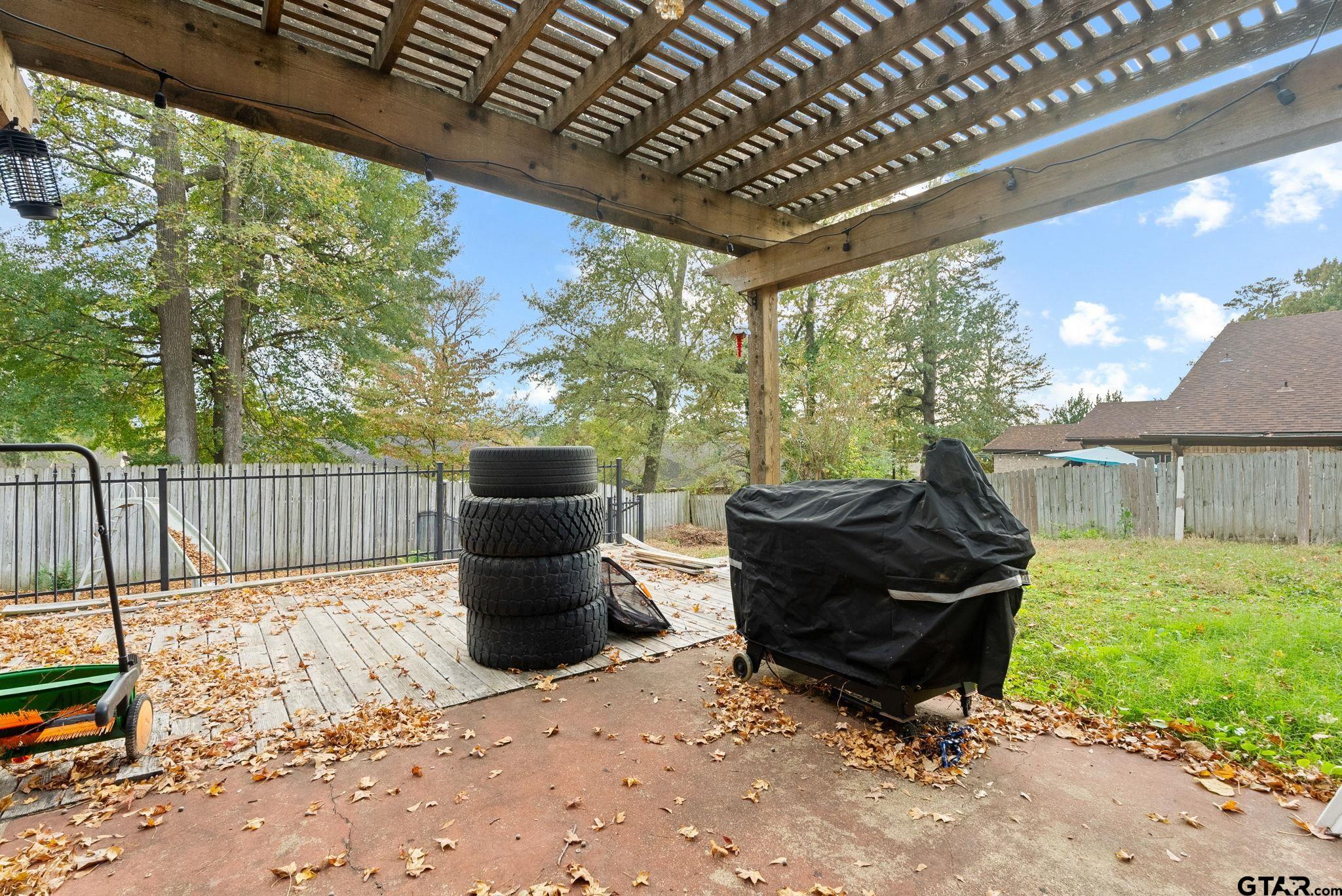 1811 Picadilly Place