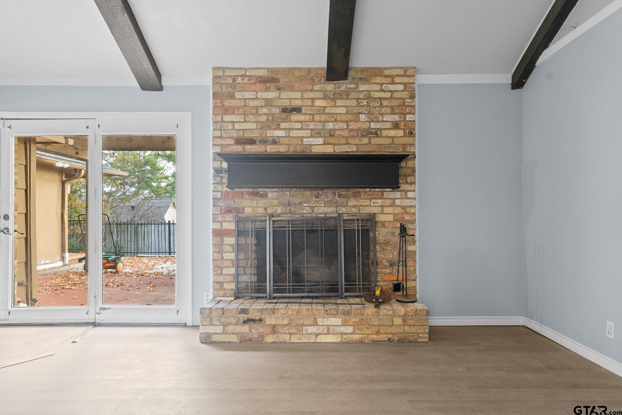 1811 Picadilly Place