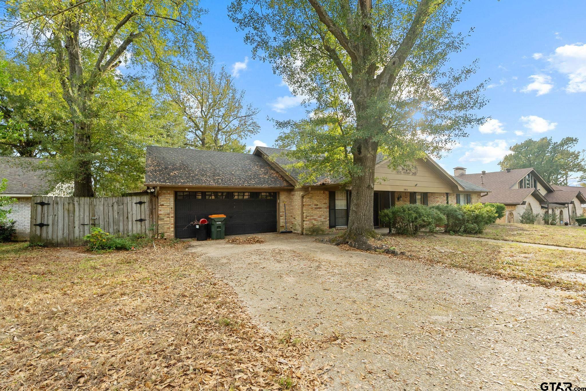 1811 Picadilly Place