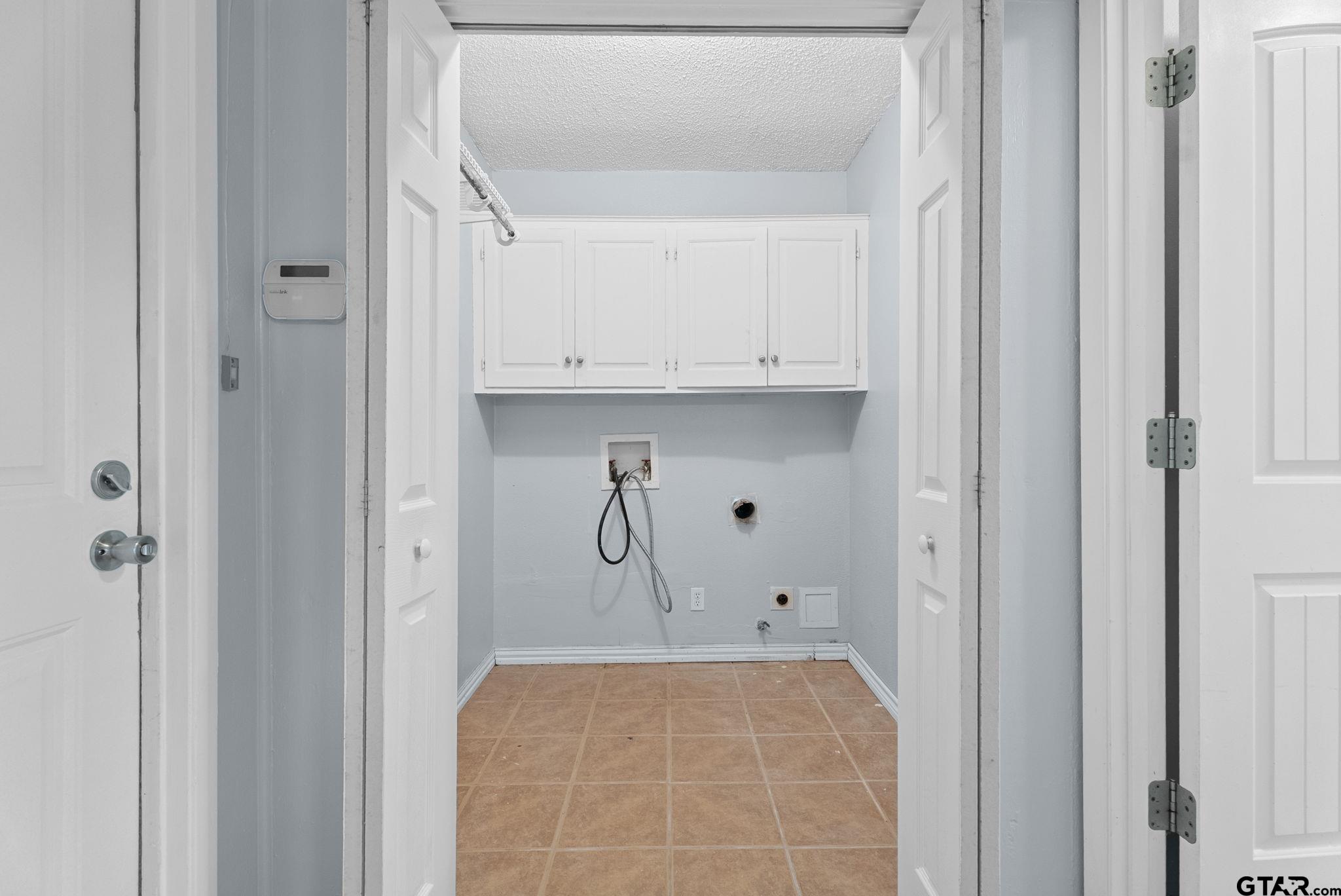 1811 Picadilly Place