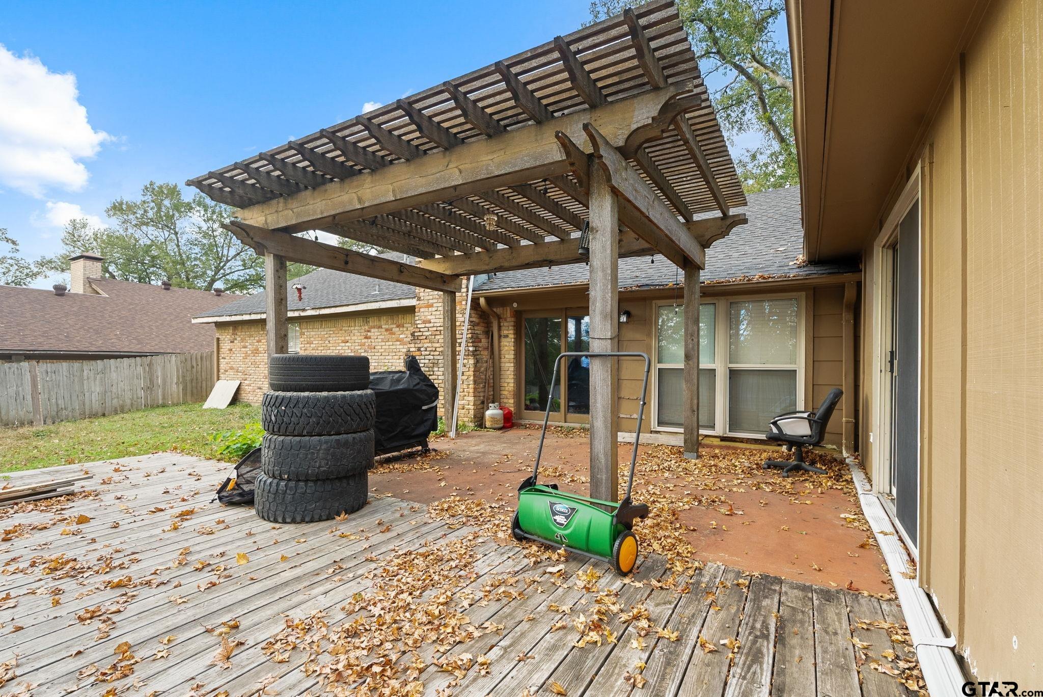 1811 Picadilly Place