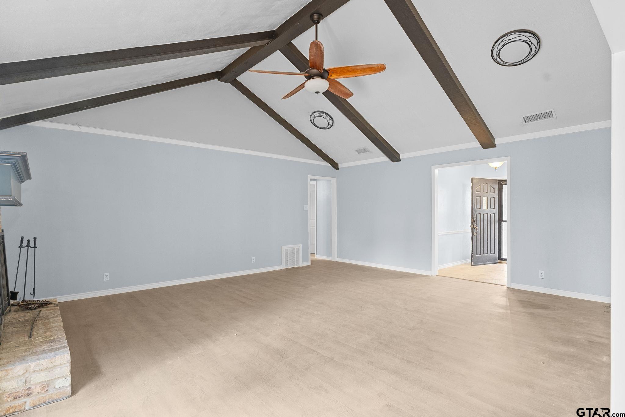 1811 Picadilly Place