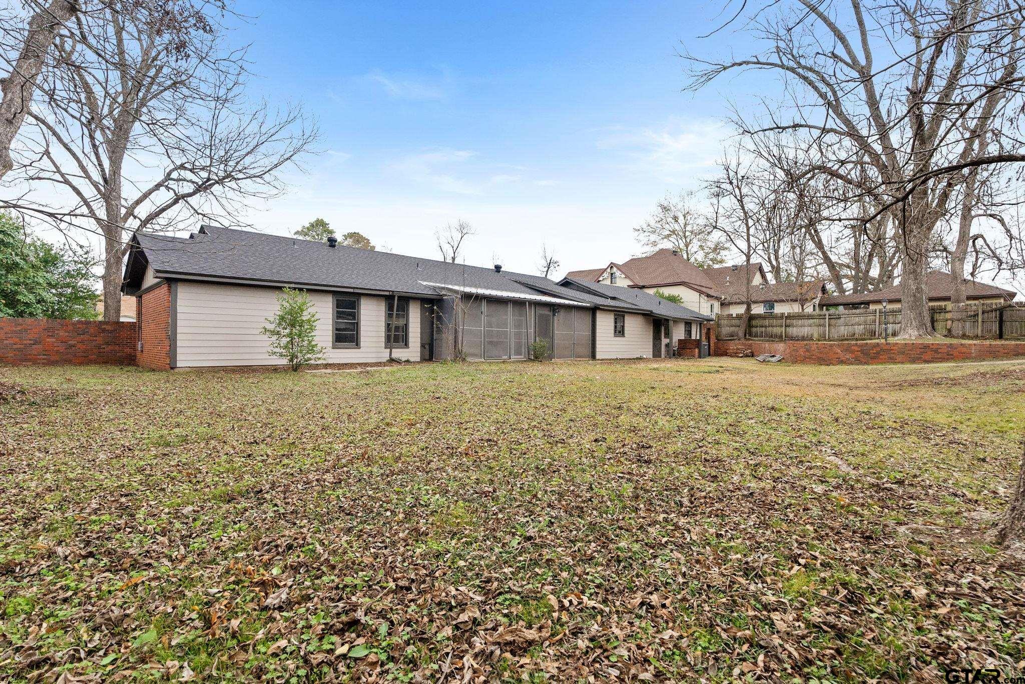 617 Nacogdoches