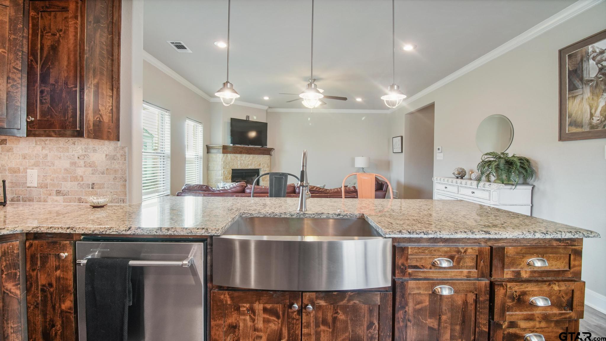 129 Oak Springs Loop