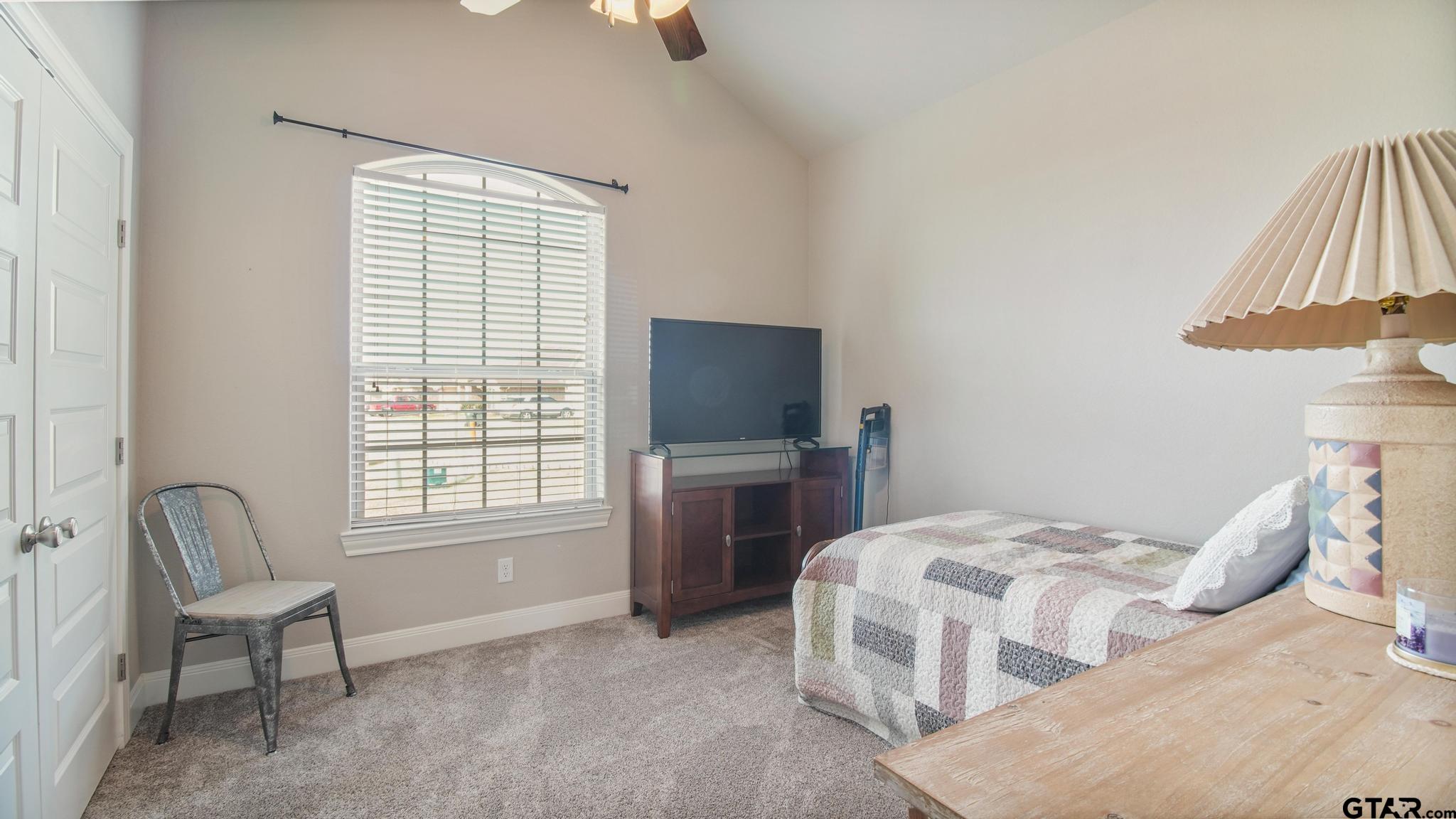 129 Oak Springs Loop