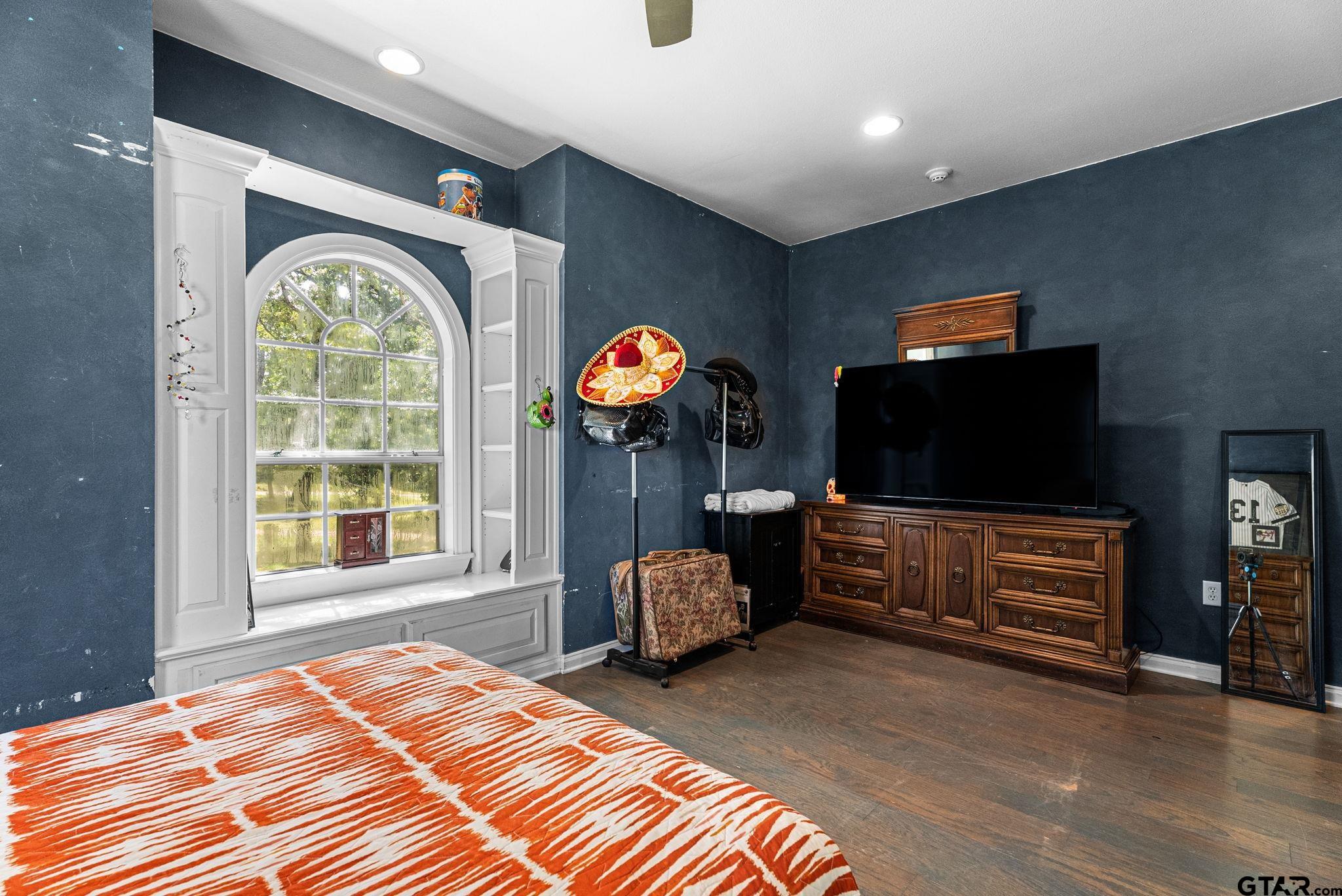 9040 County Road 3600