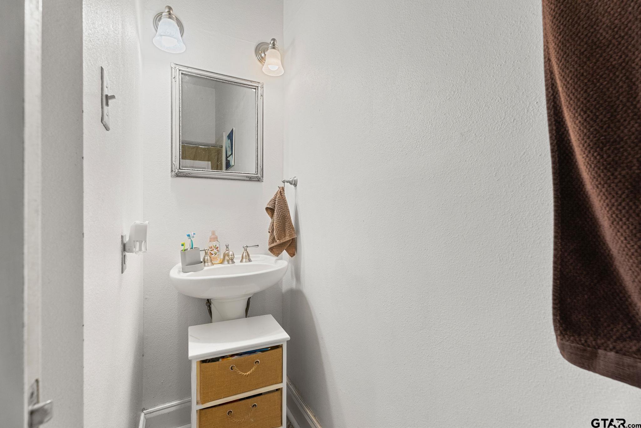 9040 County Road 3600