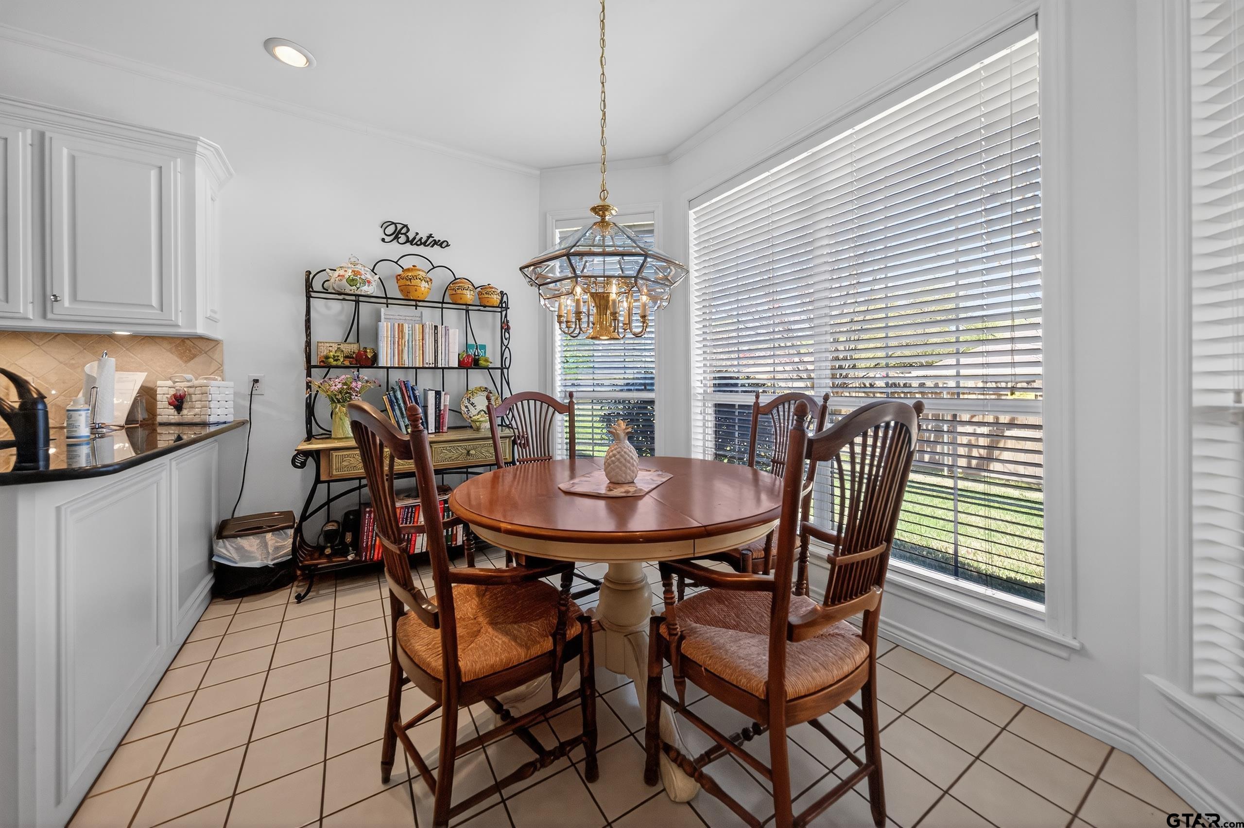 1106 Lonnie Dr