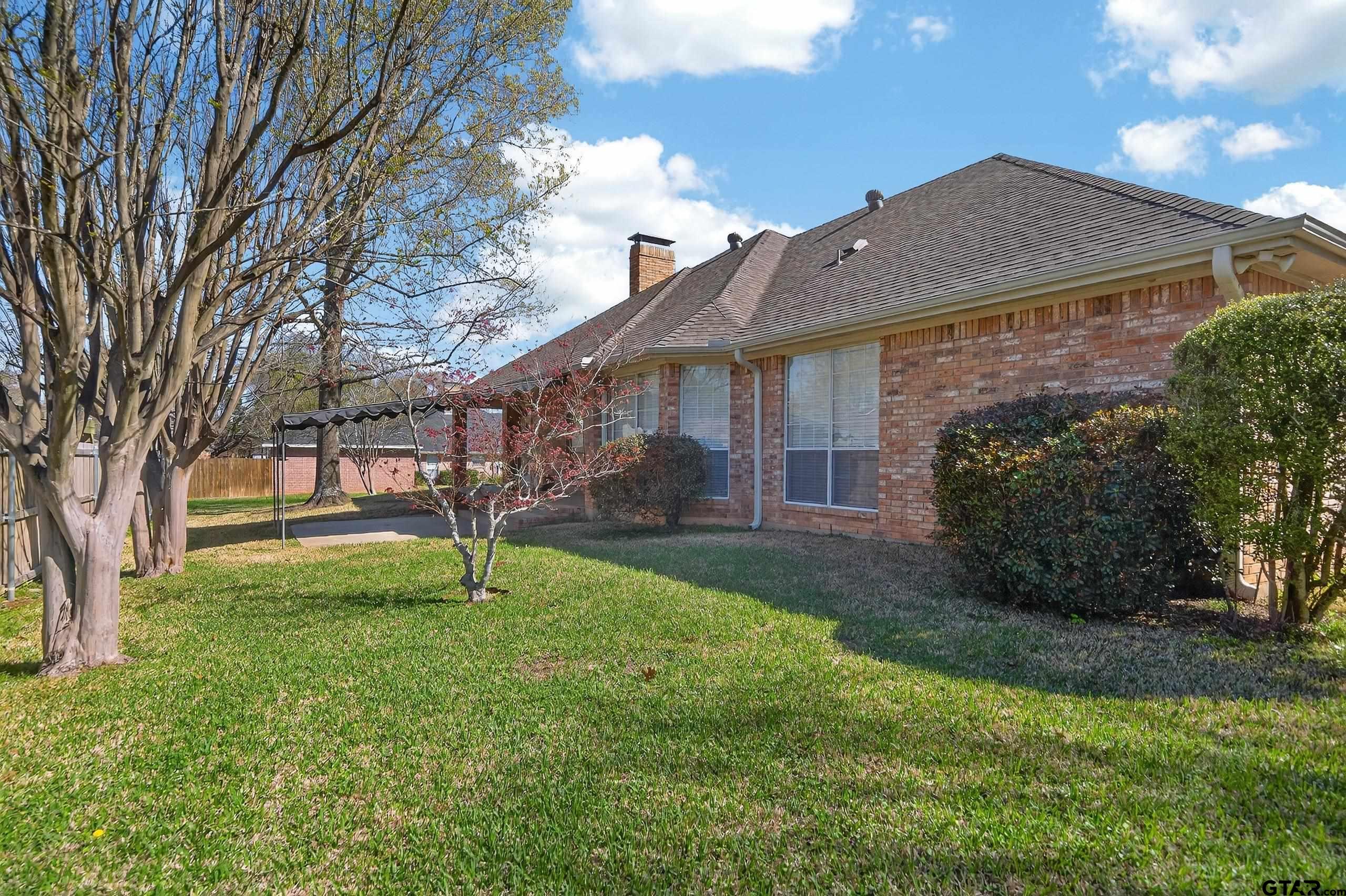 1106 Lonnie Dr