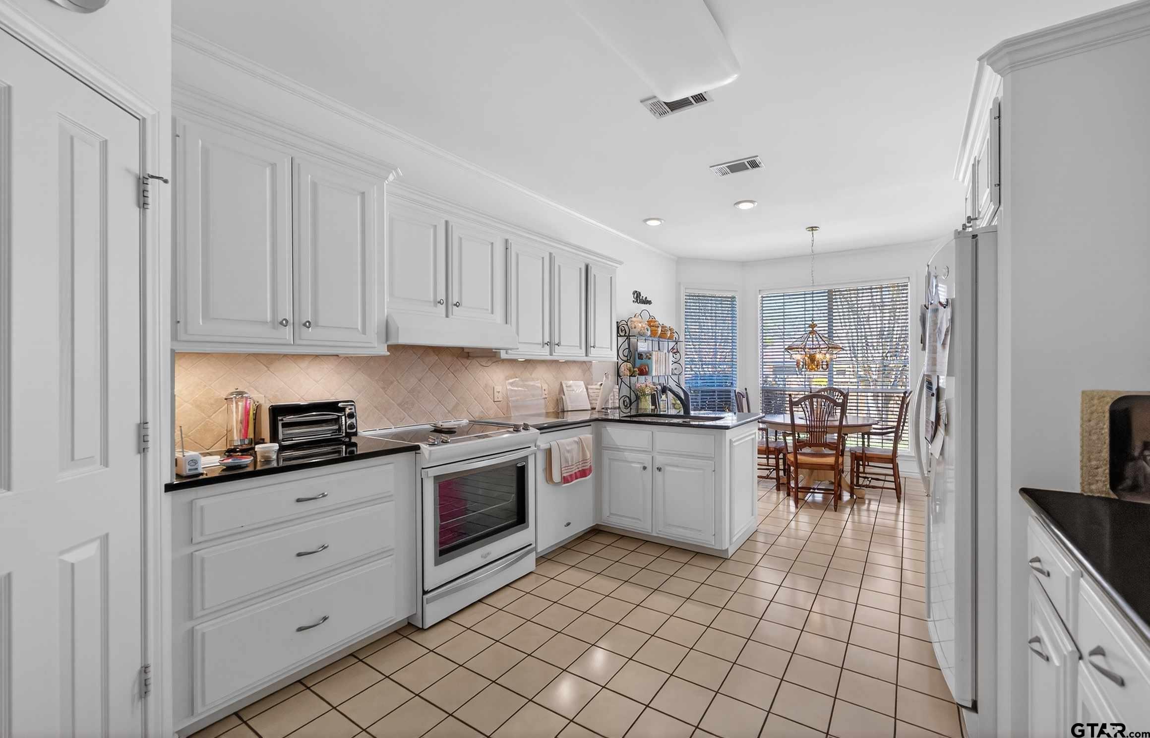 1106 Lonnie Dr
